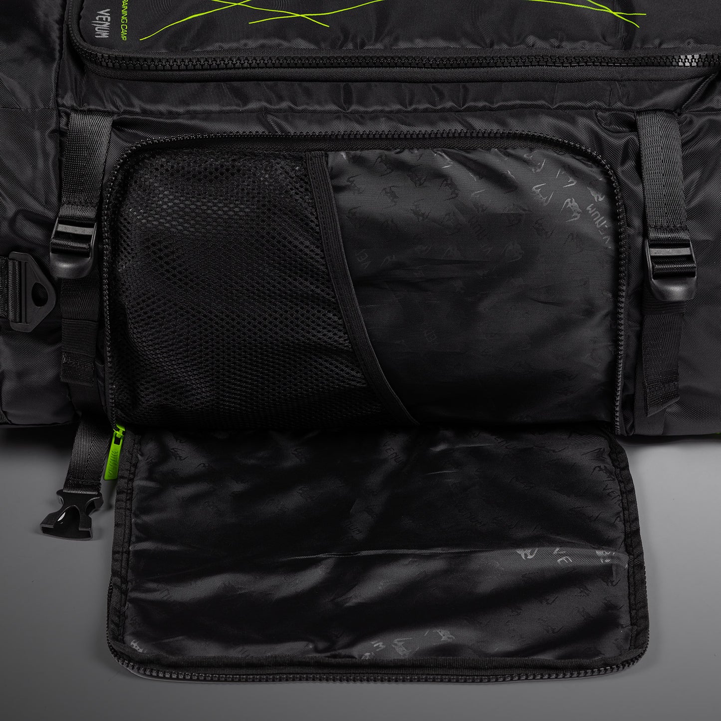 Venum Training Camp 4.0 Sports Bag - Black/Neon Green