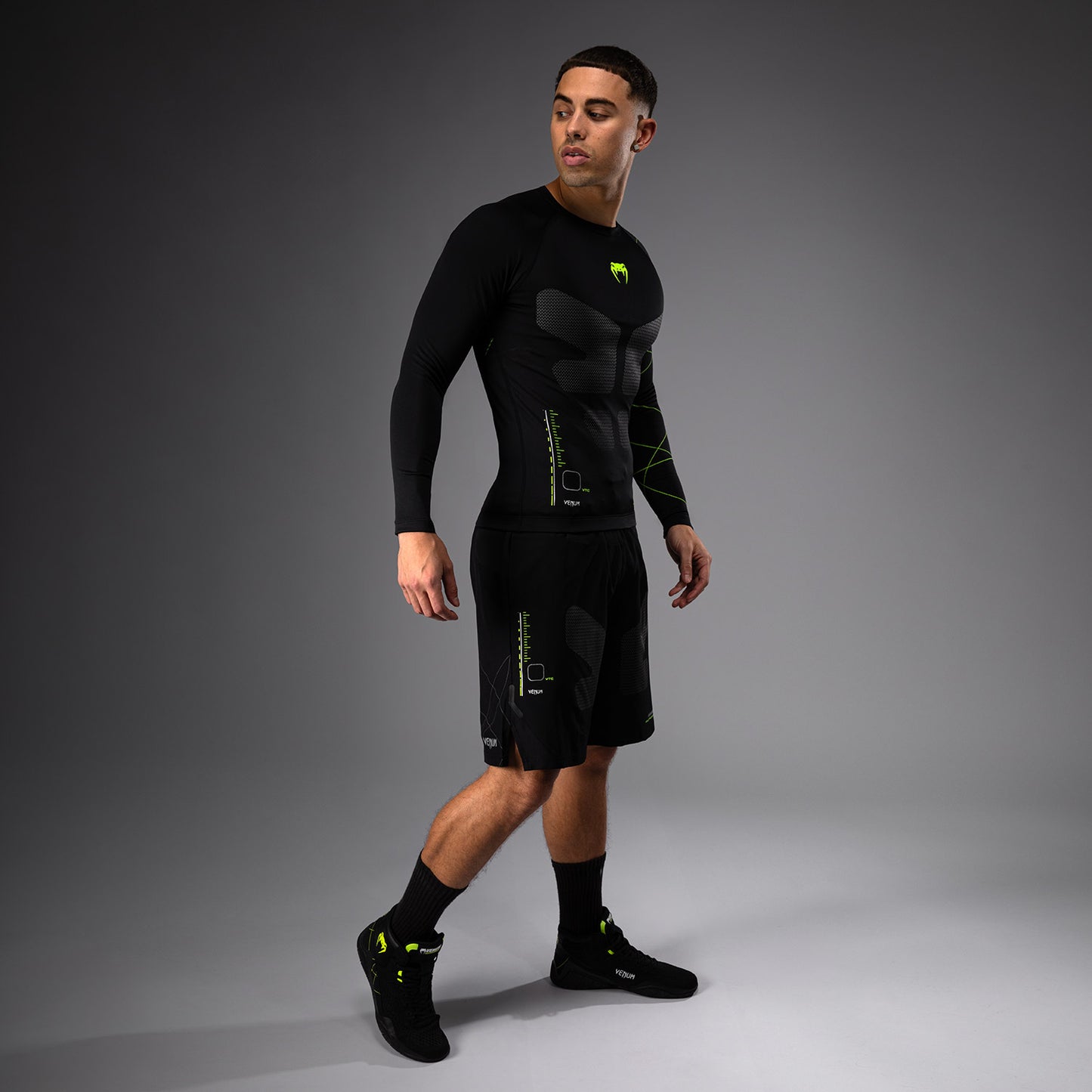 Venum Training Camp 4.0 Long Sleeve Rashguard - Black/Neon Green