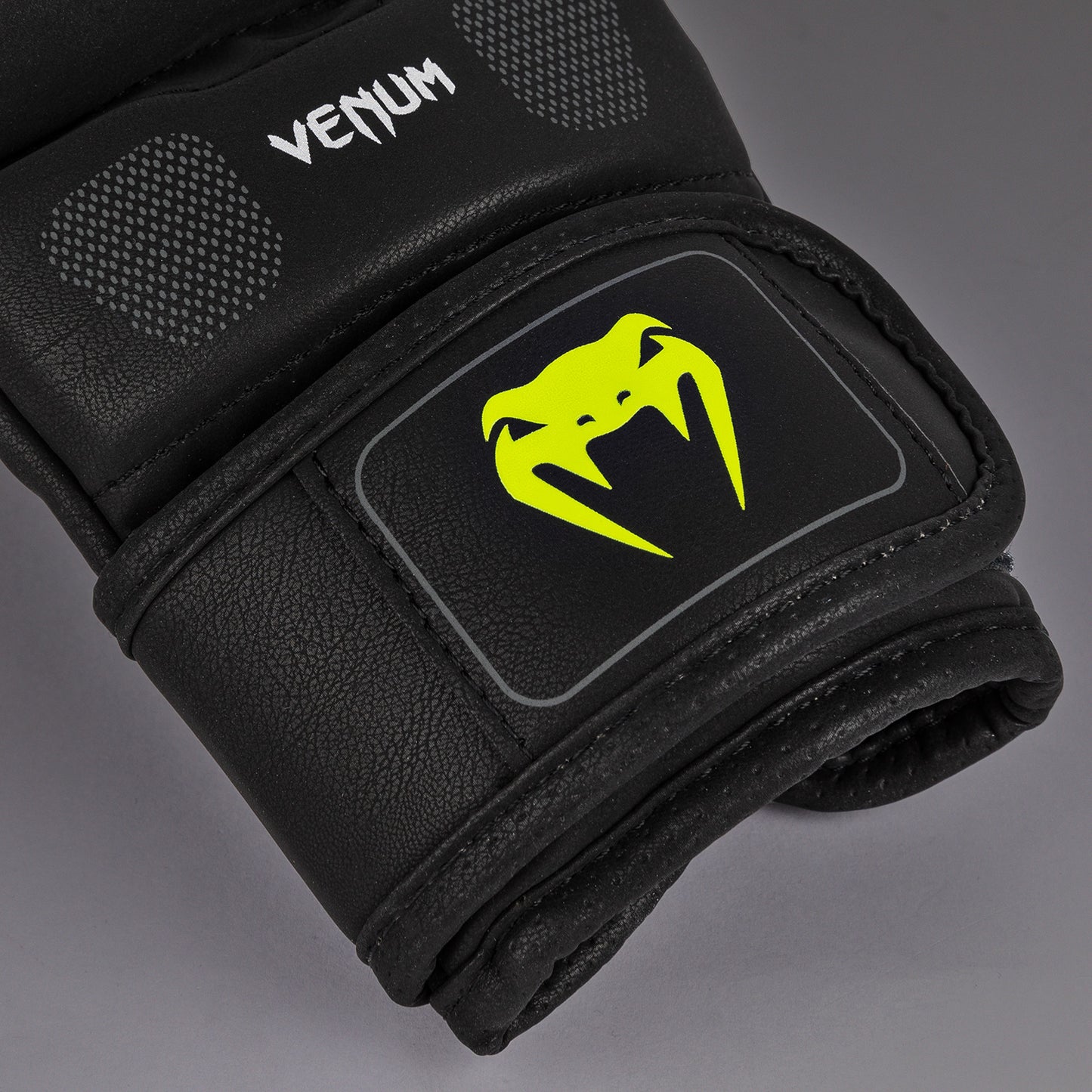 Venum Training Camp 4.0 Sparring Gloves - Black/Neo Green