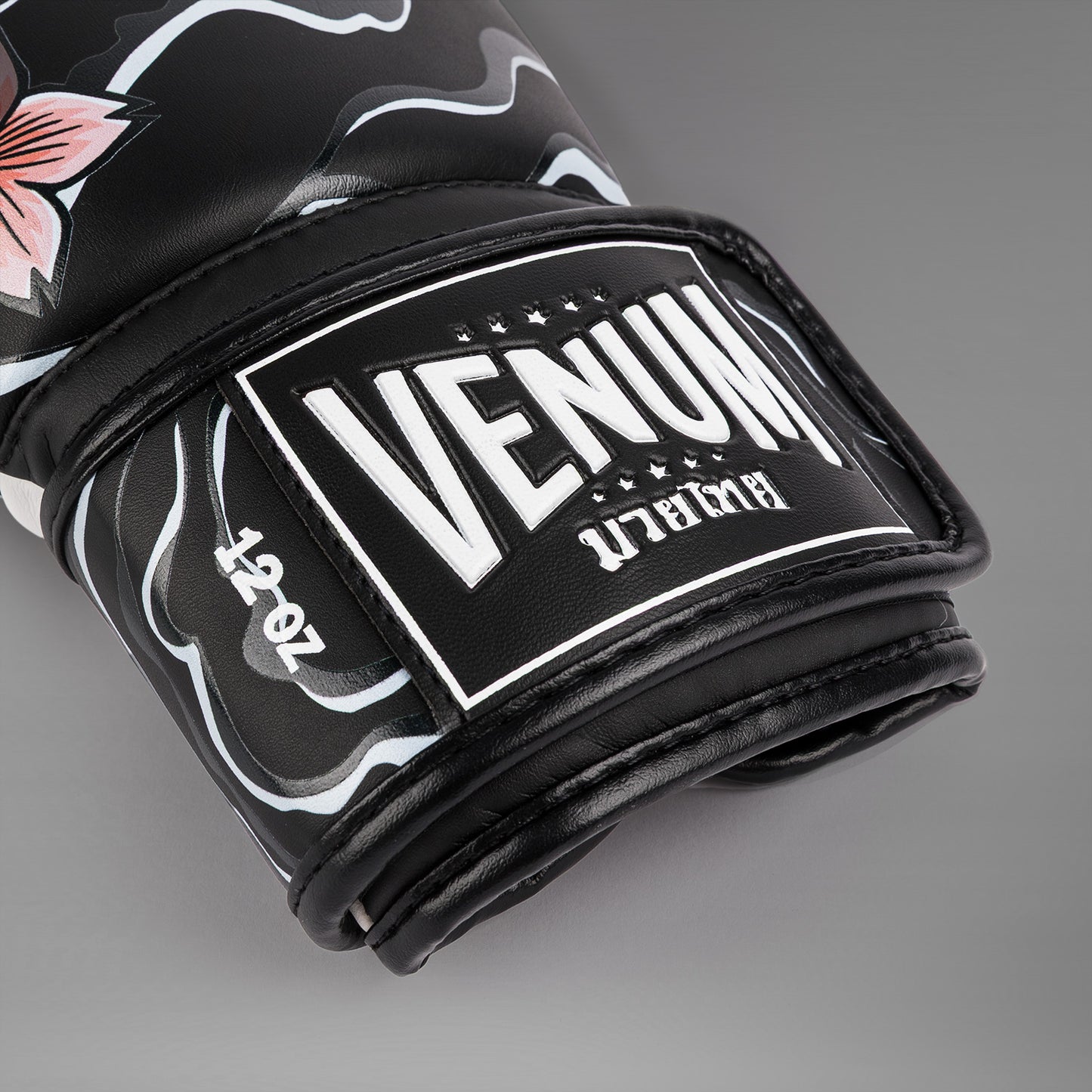 Venum X Tawanchay Boxing gloves Black/White