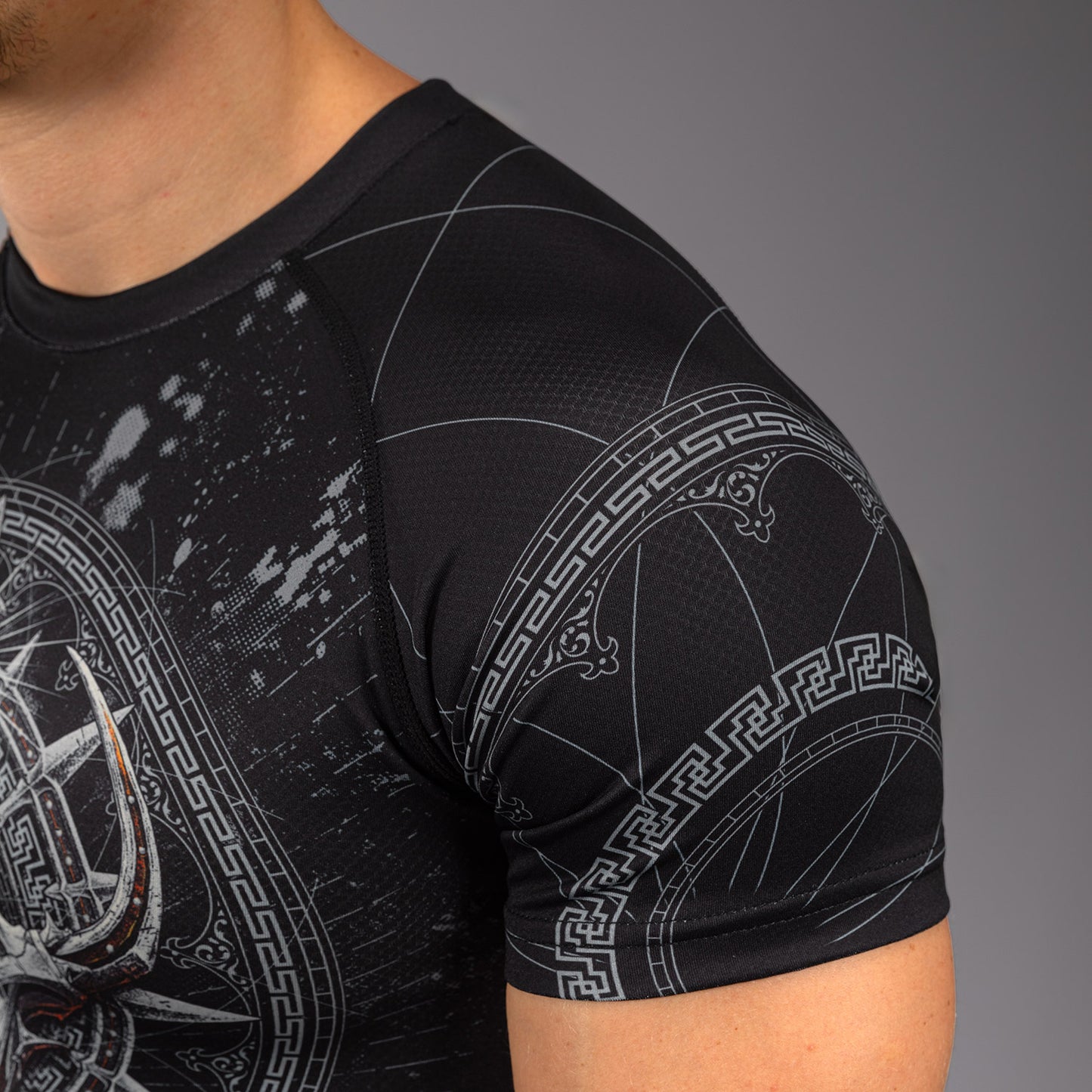 Venum Gladiator 5.0 Men's Short Sleeve Rashguard - Black/Silver