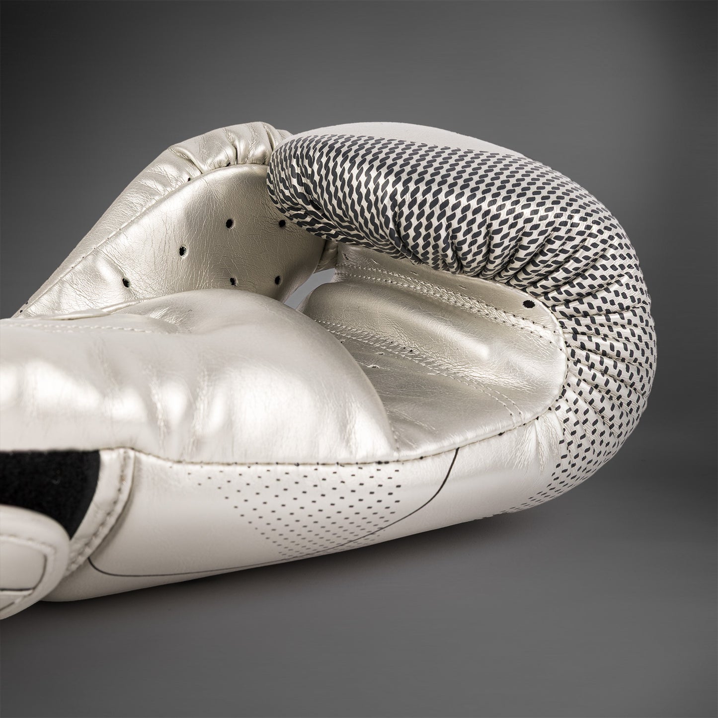 Venum Nexus Boxing Gloves - Silver/Black