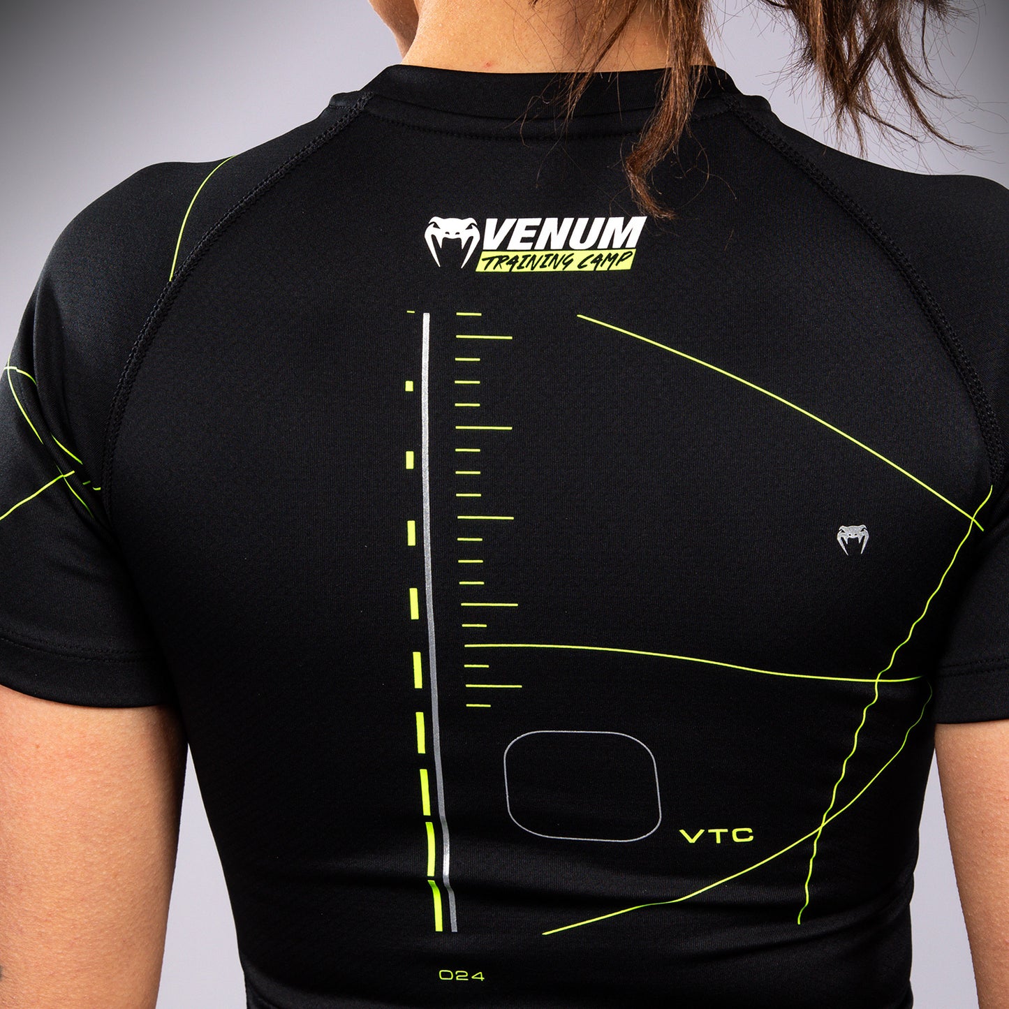 Venum Training Camp 4.0 Short Sleeve Rashguard - Black/Neon Green