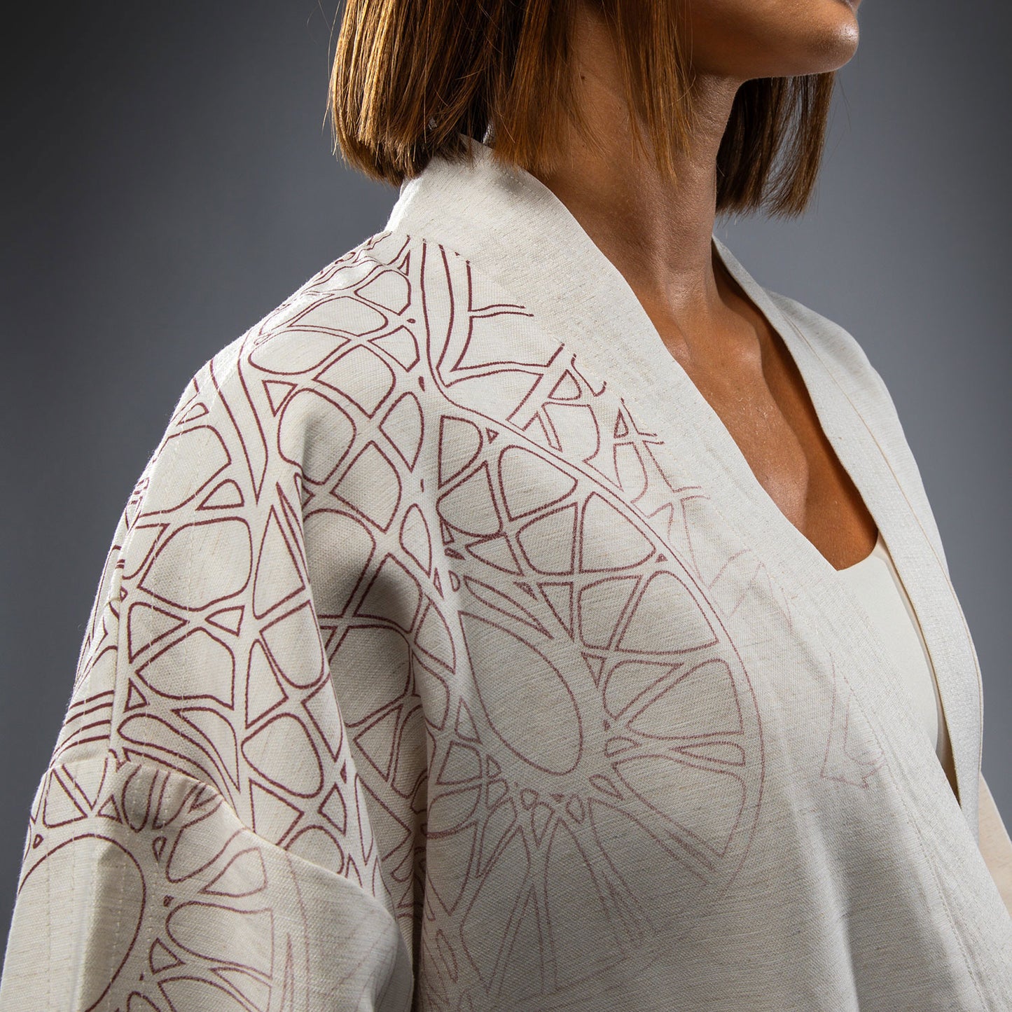 Venum Serpenti Women’s Jacket - Ivory/Burgundy