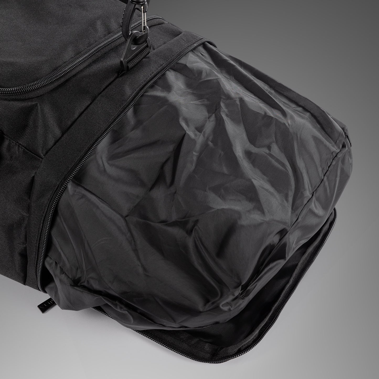 Venum Essential Sports Bag (26L) - Black