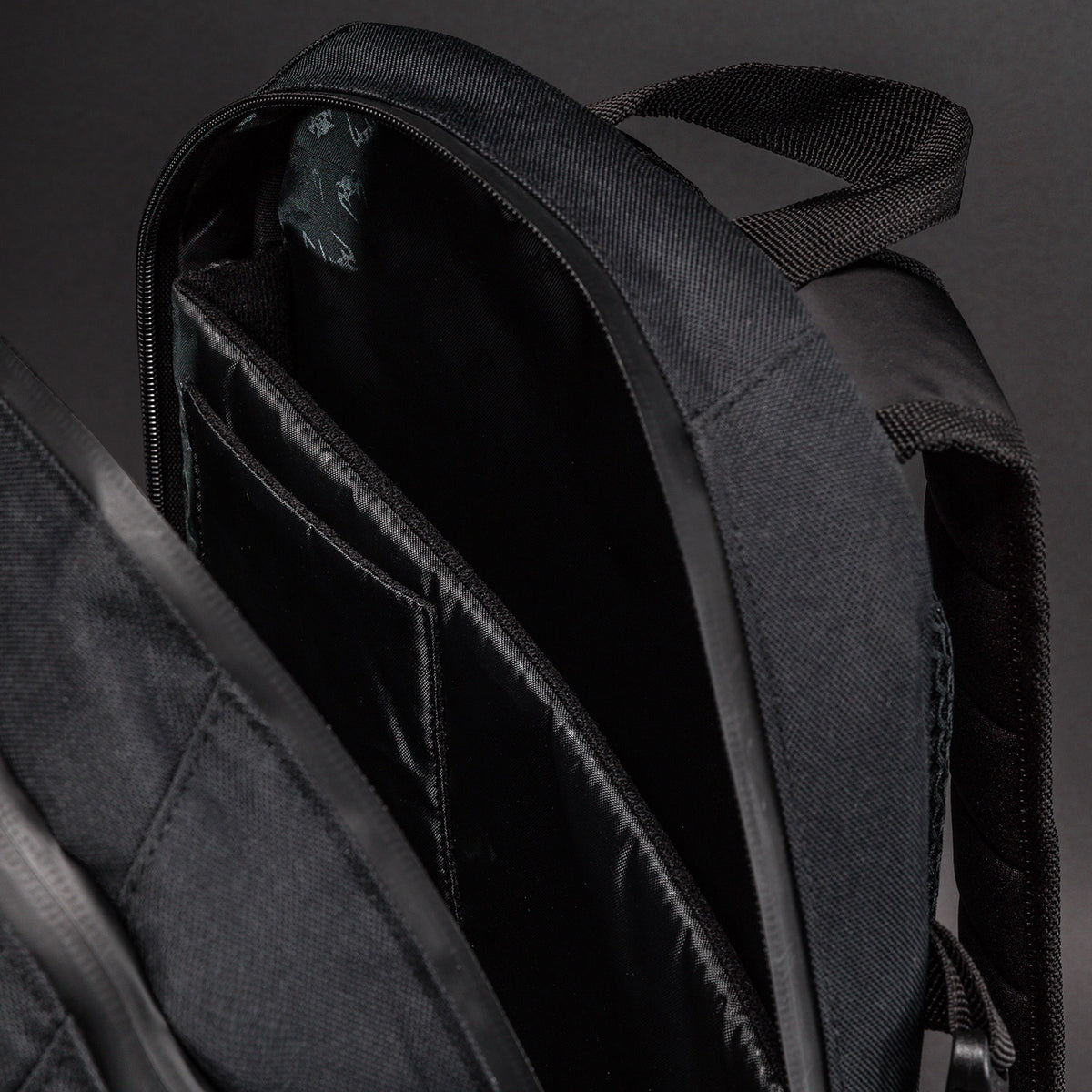 Venum Amazonia Reborn Backpack (15-25 L) - Black/Red