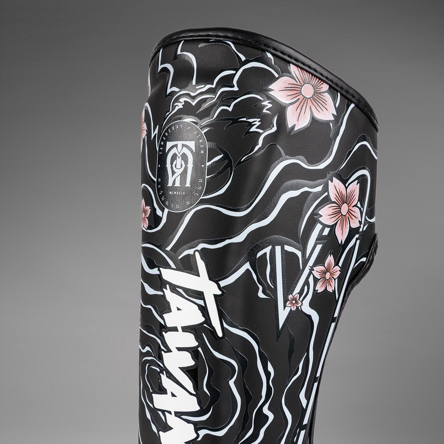 Venum x Tawanchay Shinguards Black/White
