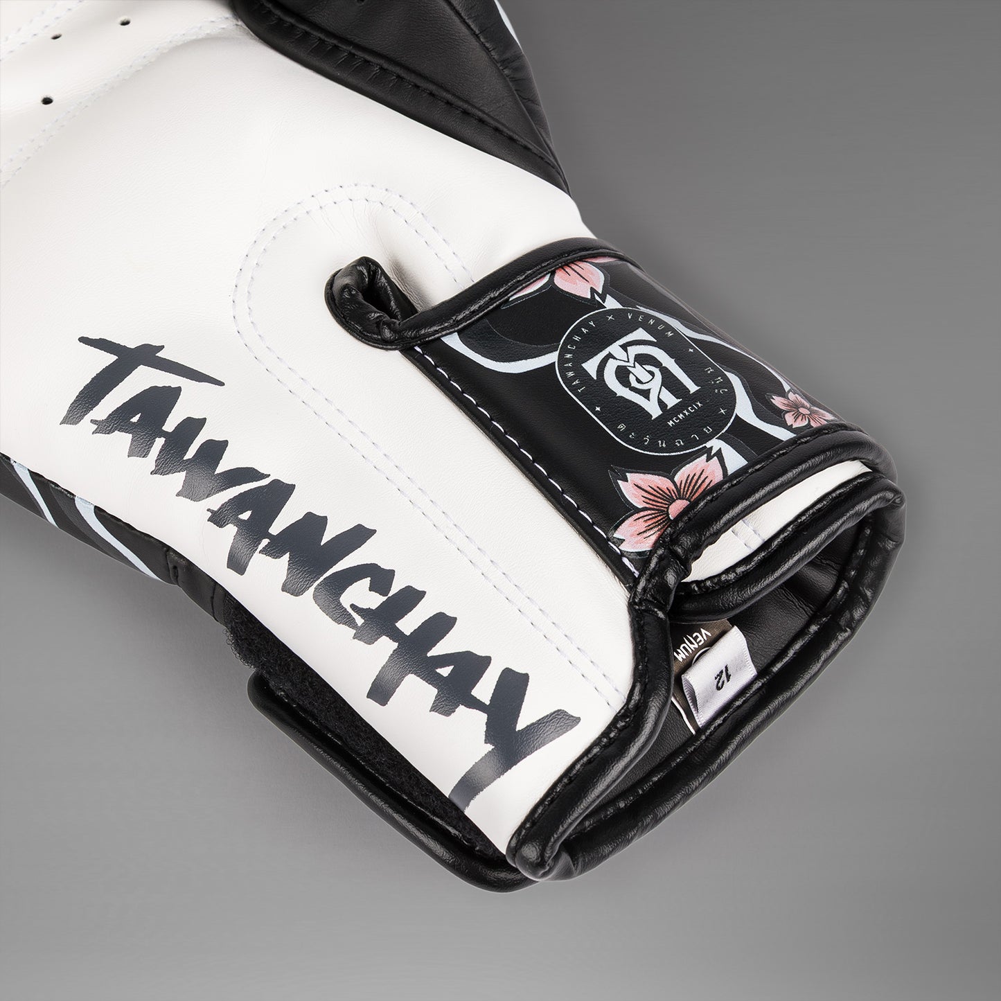 Venum X Tawanchay Boxing gloves Black/White