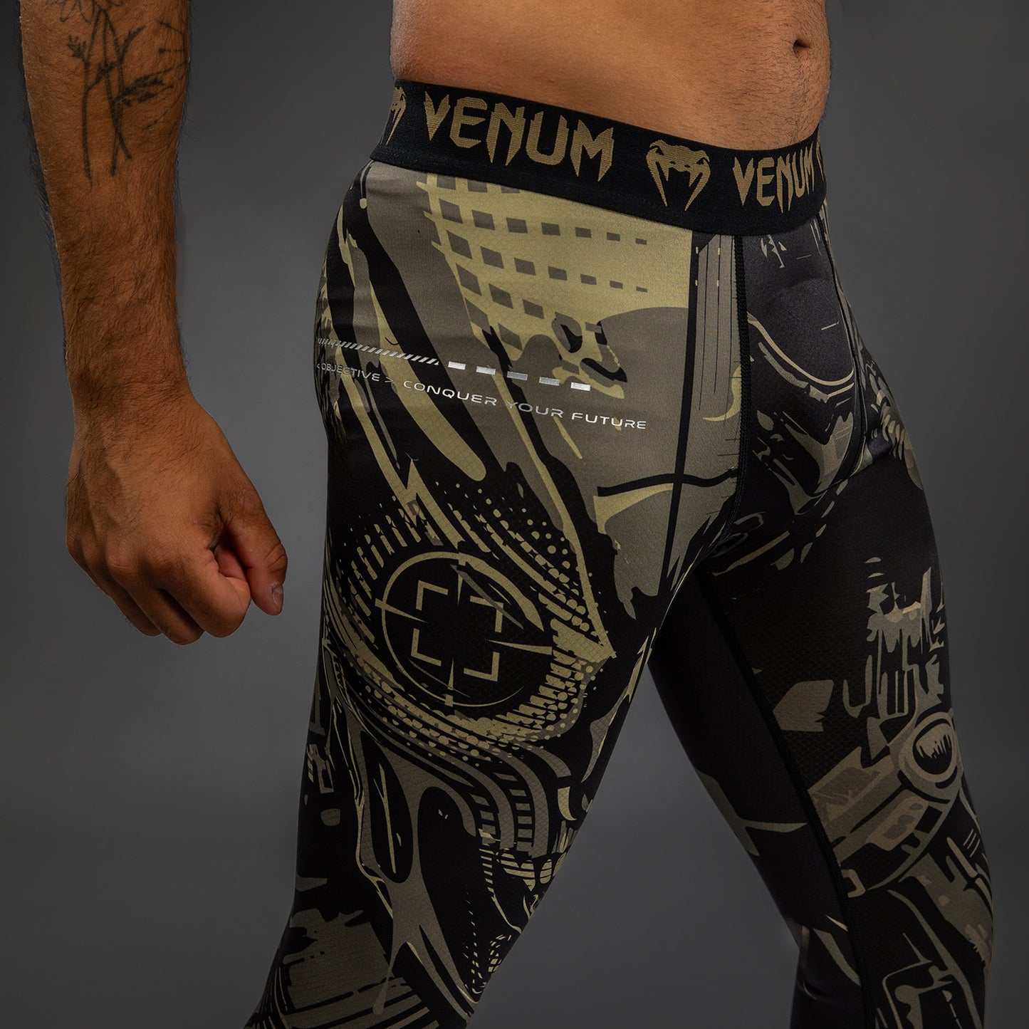 Venum Invader Spats - Black/Sand