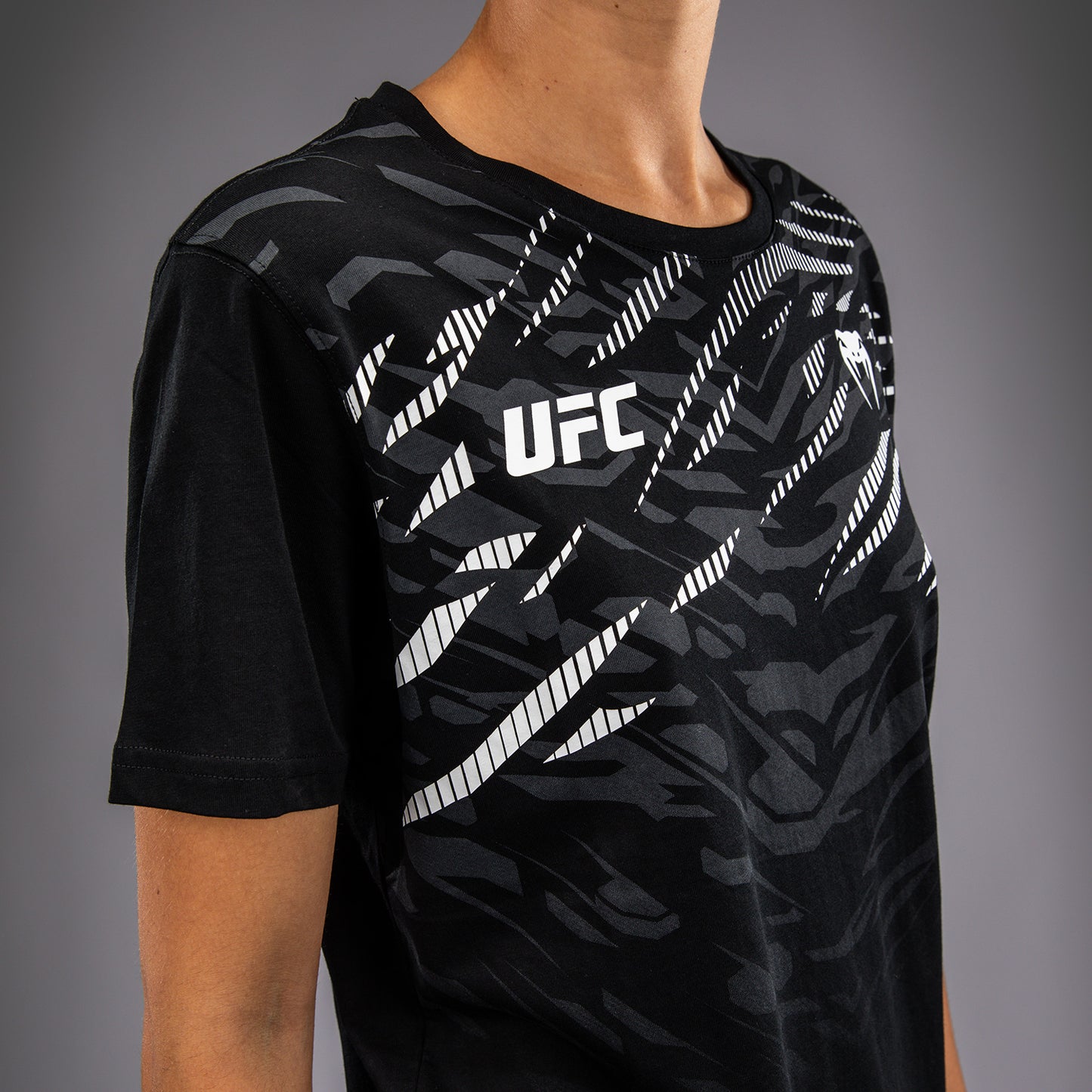 UFC Fusion by Venum Replica Women’s Short Sleeve T-Shirt - Black