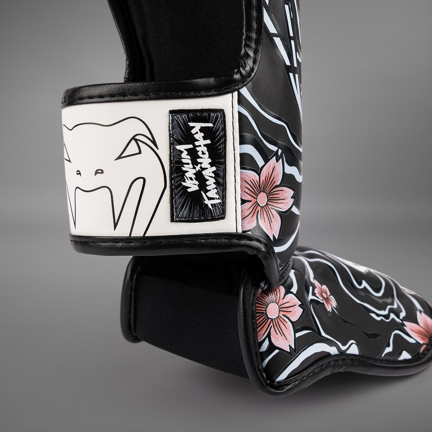 Venum x Tawanchay Shinguards Black/White