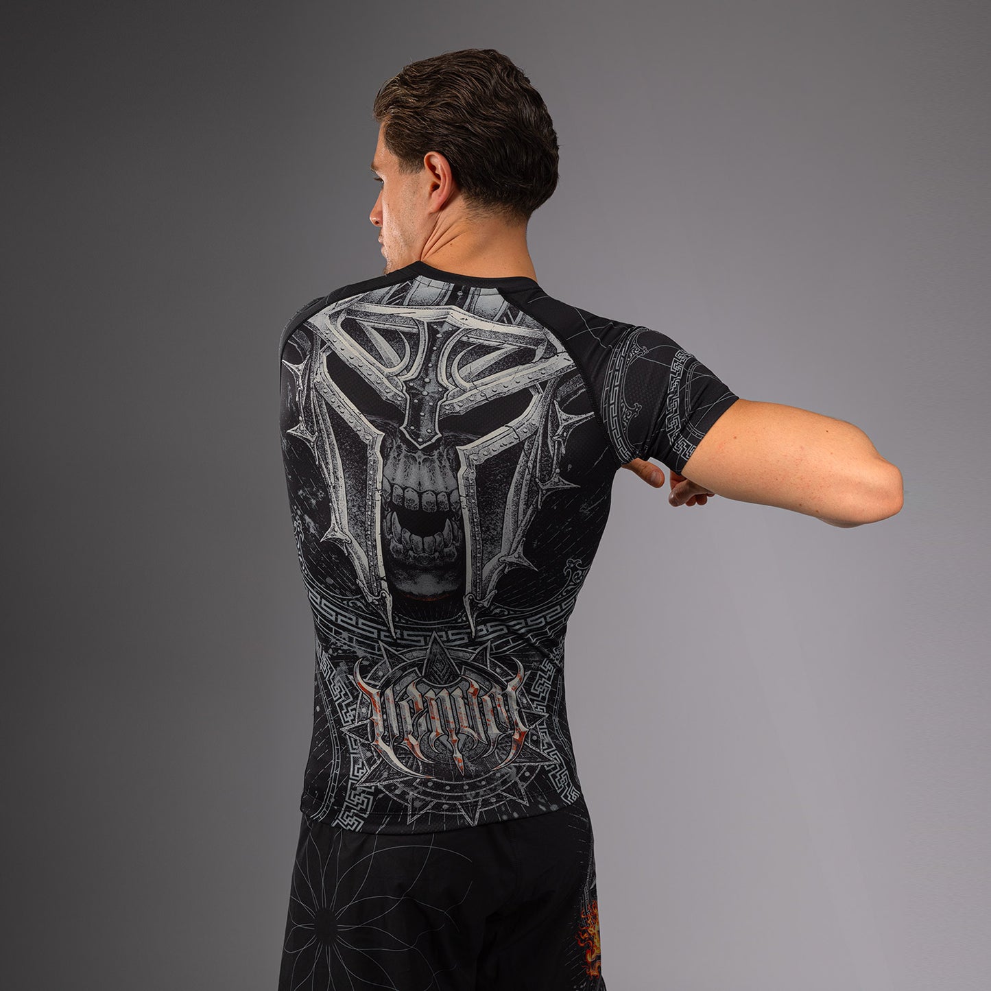 Venum Gladiator 5.0 Men's Short Sleeve Rashguard - Black/Silver