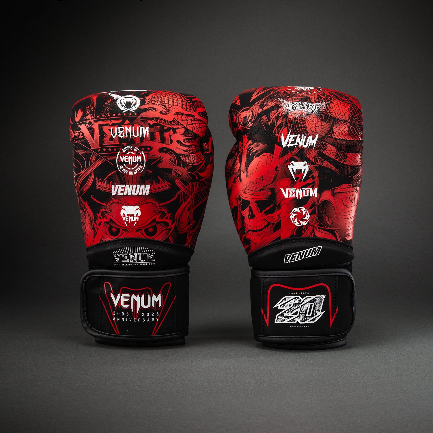Venum ボクシンググローブ 12 oz 赤黒 Venum 20th Anniversary Boxing Gloves - Black/Red - Venum Asia