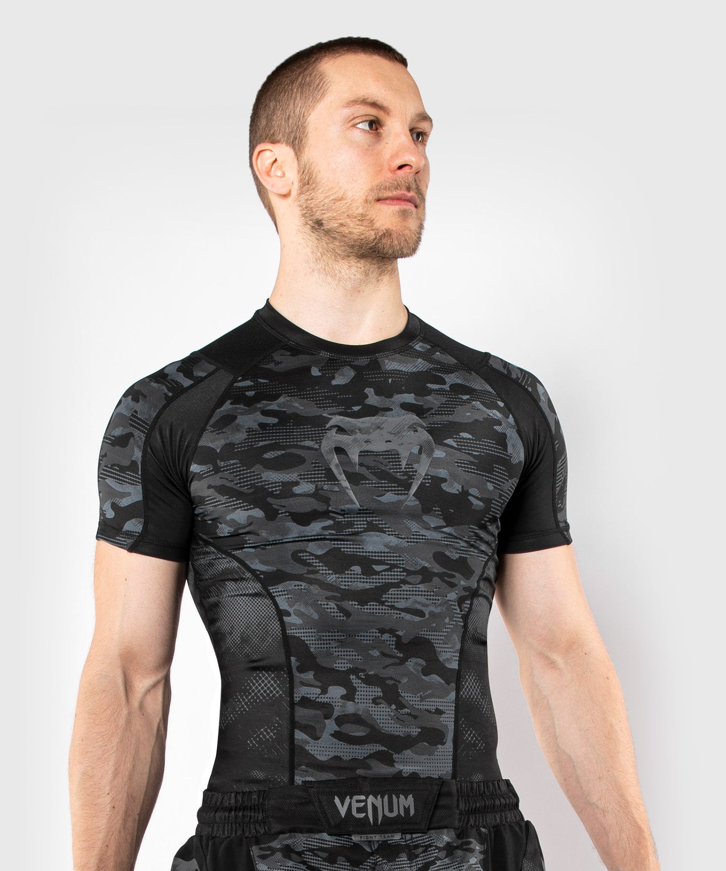 Venum Defender Short Sleeve Rashguard - Dark camo