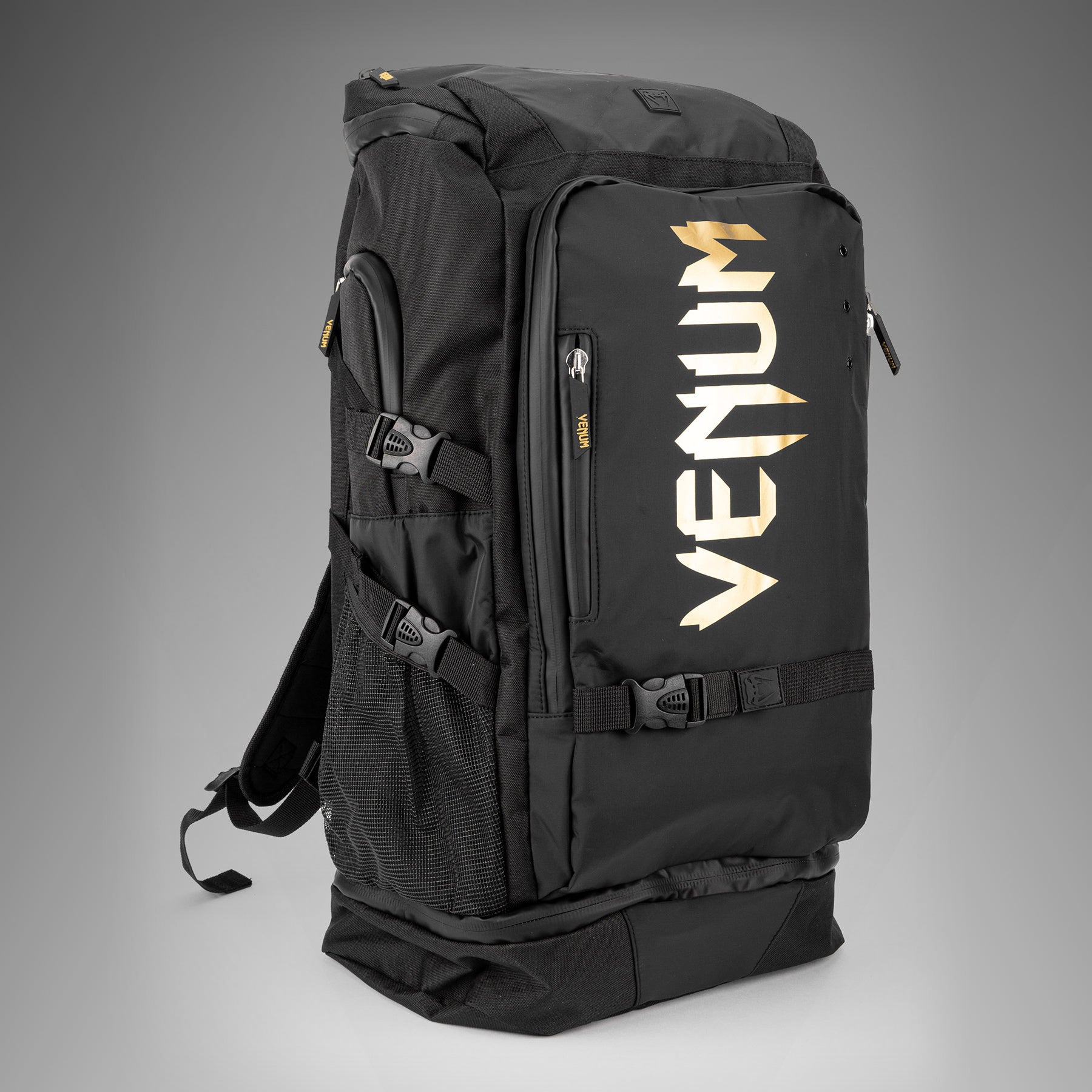 venum リュック　高騰　難あり Venum Challenger Xtrem Evo BackPack (50-63L) - Black/Gold - Venum Asia