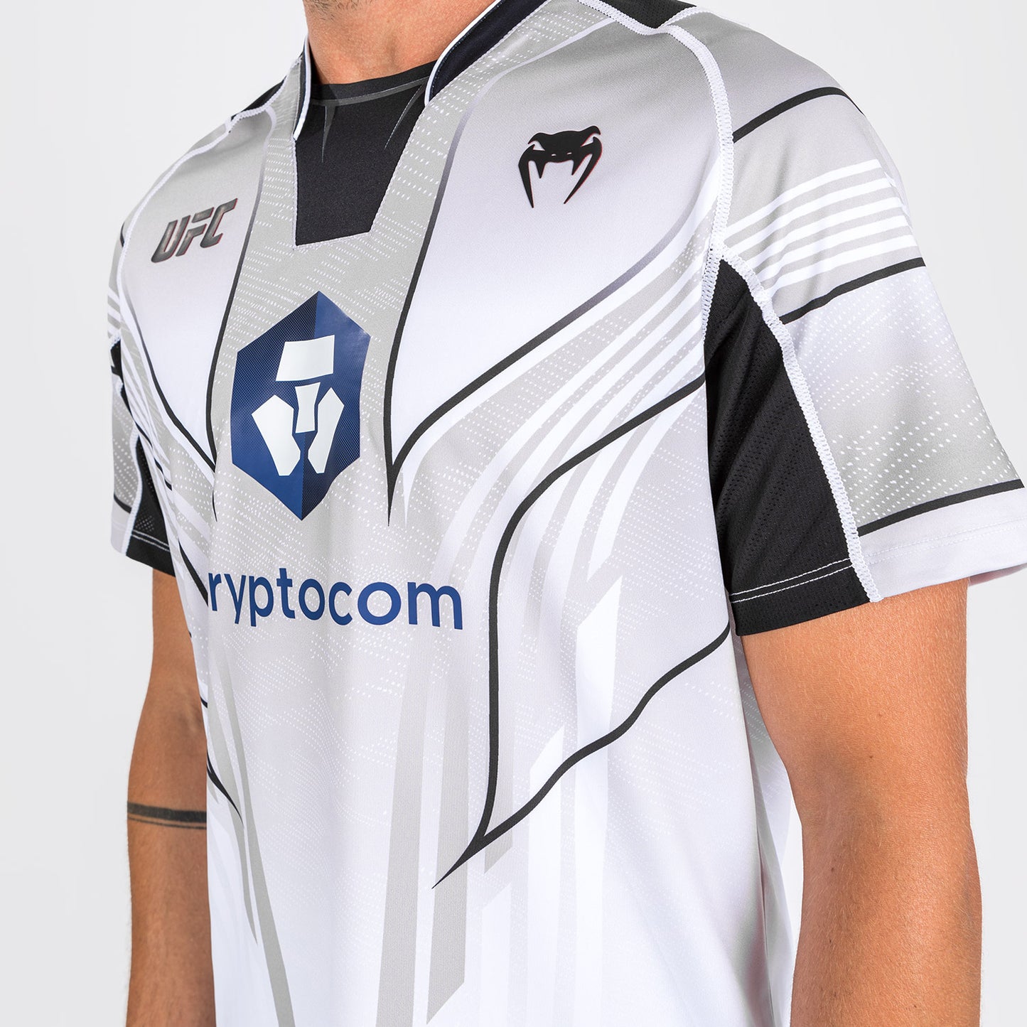 UFC Venum Authentic Fight Night 2.0 Kit by Venum Men's Walkout Jersey - White