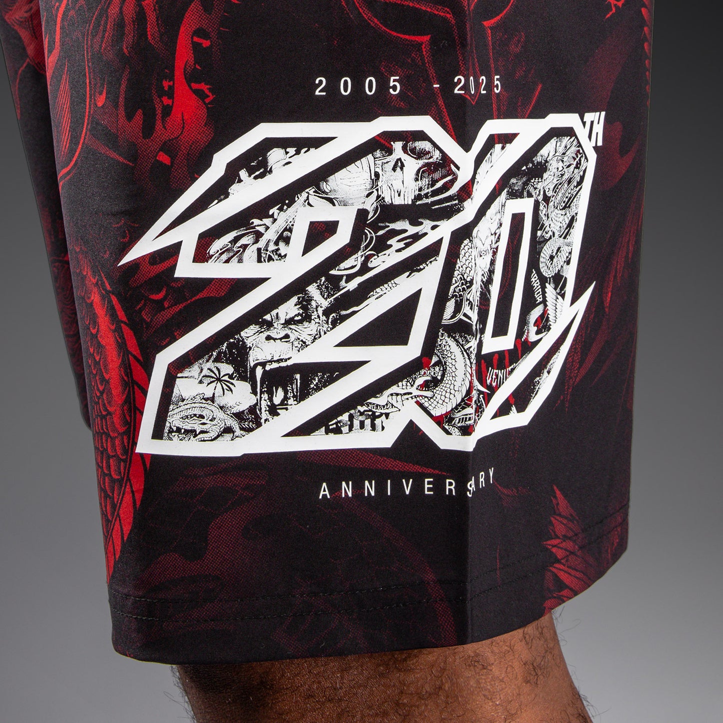 Venum 20th Anniversary Training Shorts - Black/Red