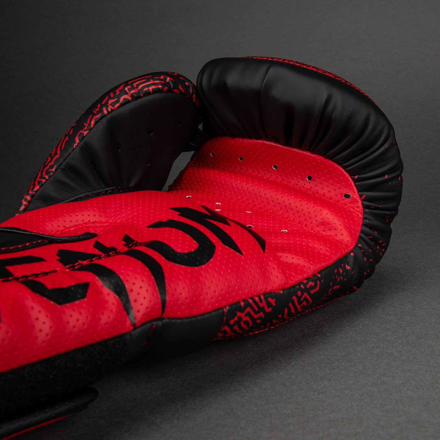 Venum x TEKKEN 8 Boxing Gloves - Kazuya - Red/Black - Venum Asia