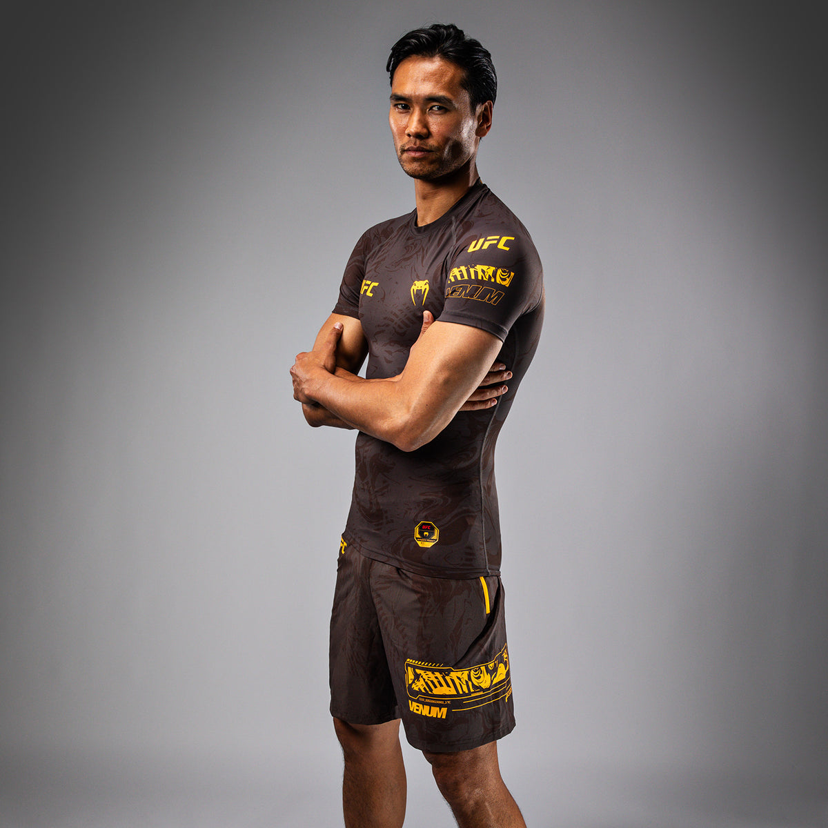 Shrt Week UFC Fusion by Venum Fight Week Menβs Performance Short Sleeve Rashguar ...