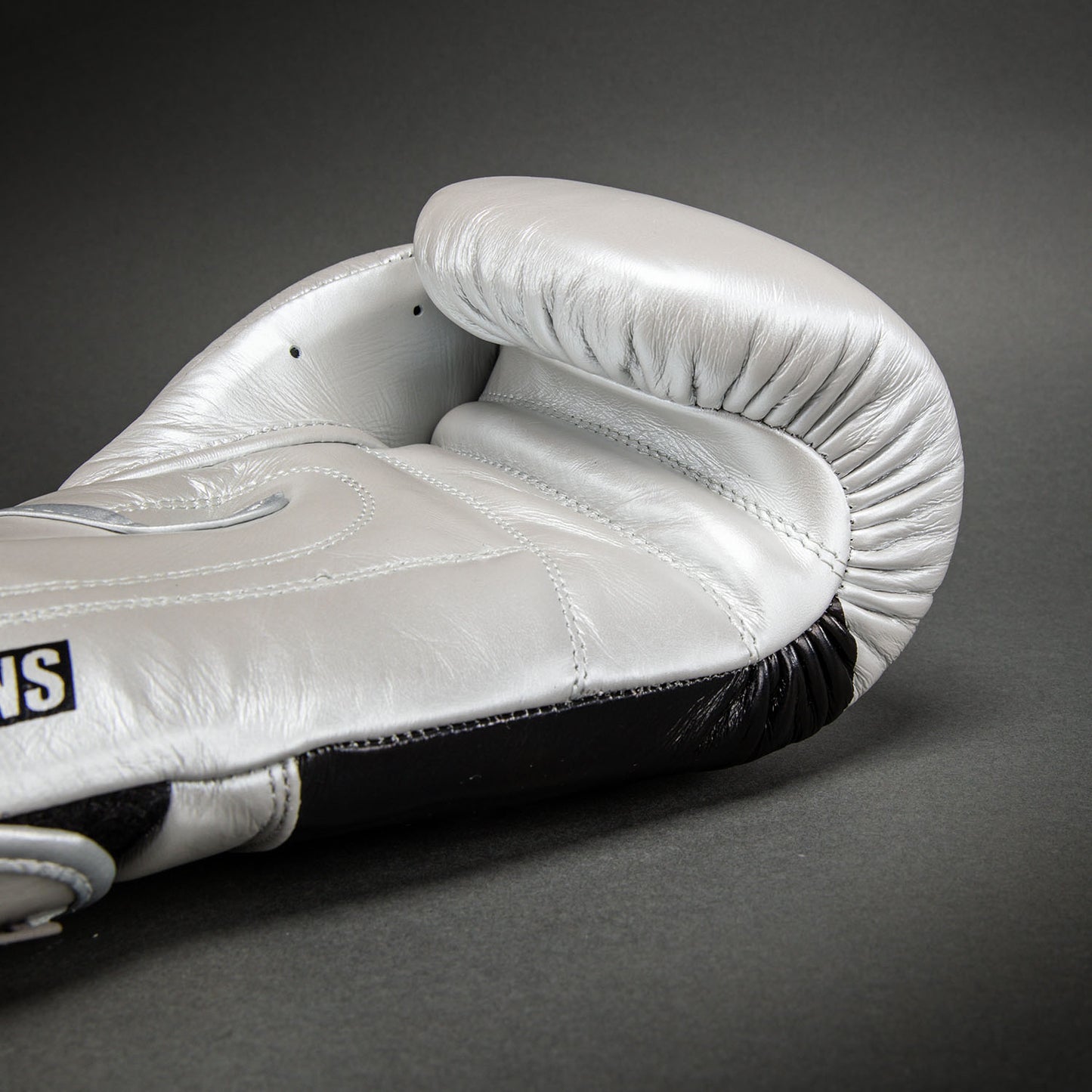 Venum Ringhorns Charger Boxing Gloves - Silver/Black