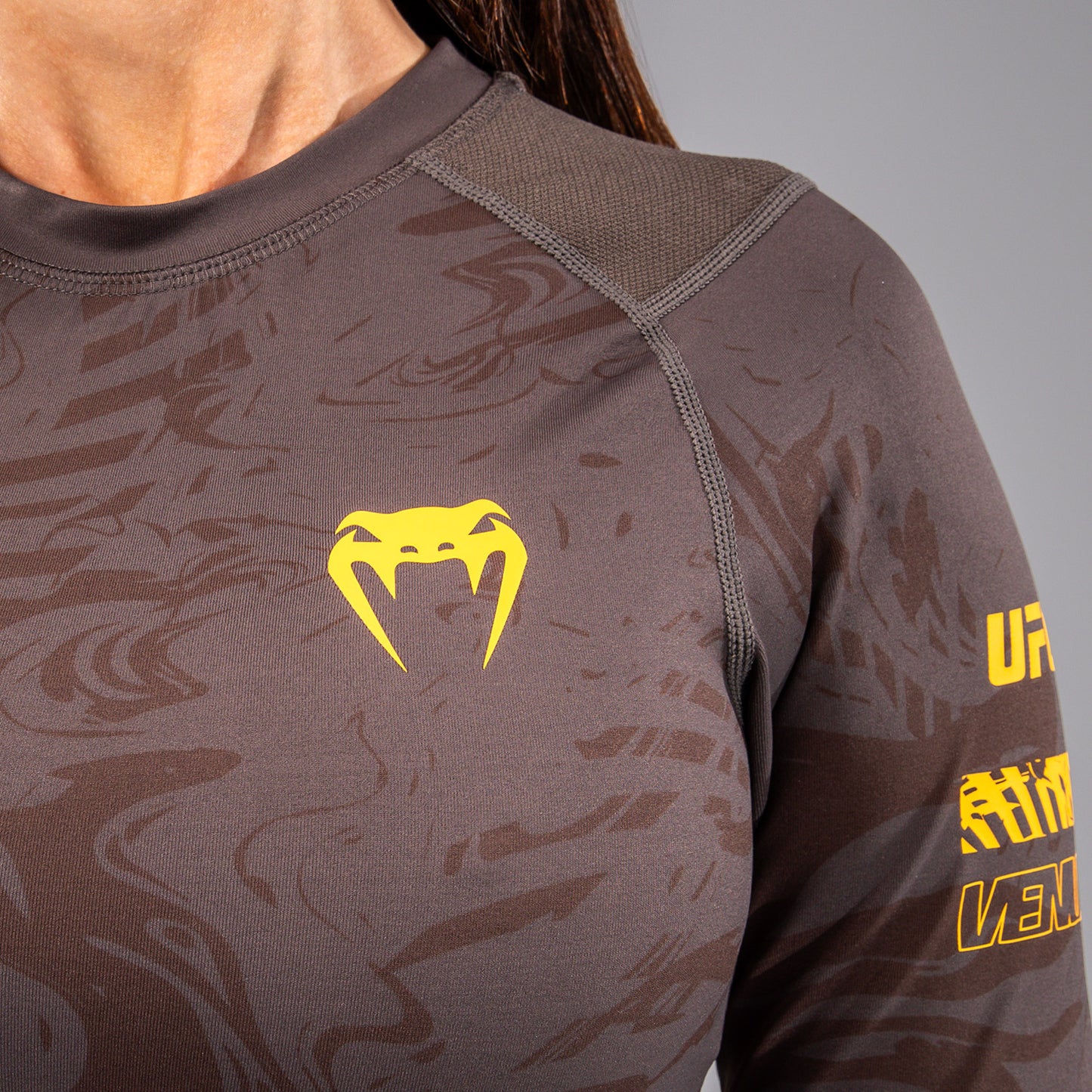 UFC Fusion by Venum Fight Week Women’s Performance Long Sleeve Rashguard - Earthen Brown