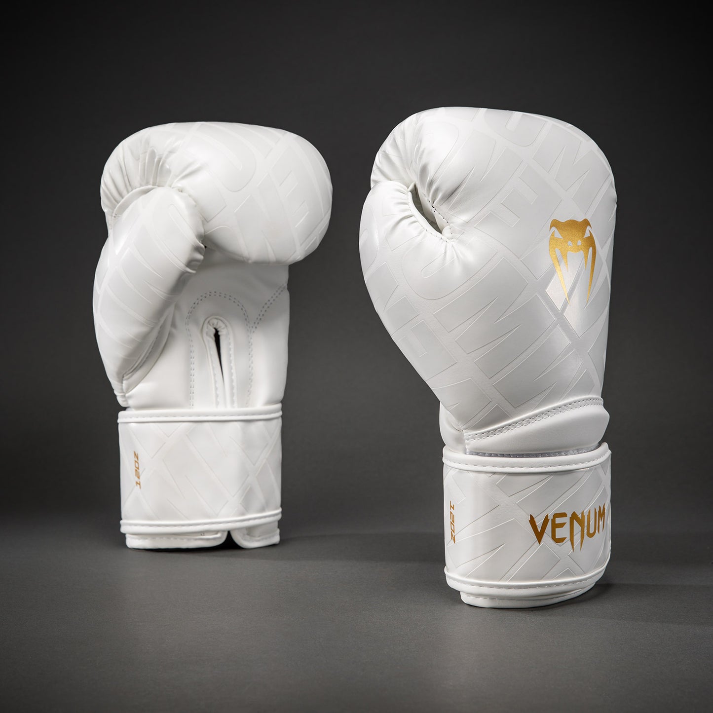 Venum Contender 1.5 XT 3D Boxing Gloves White/ Gold