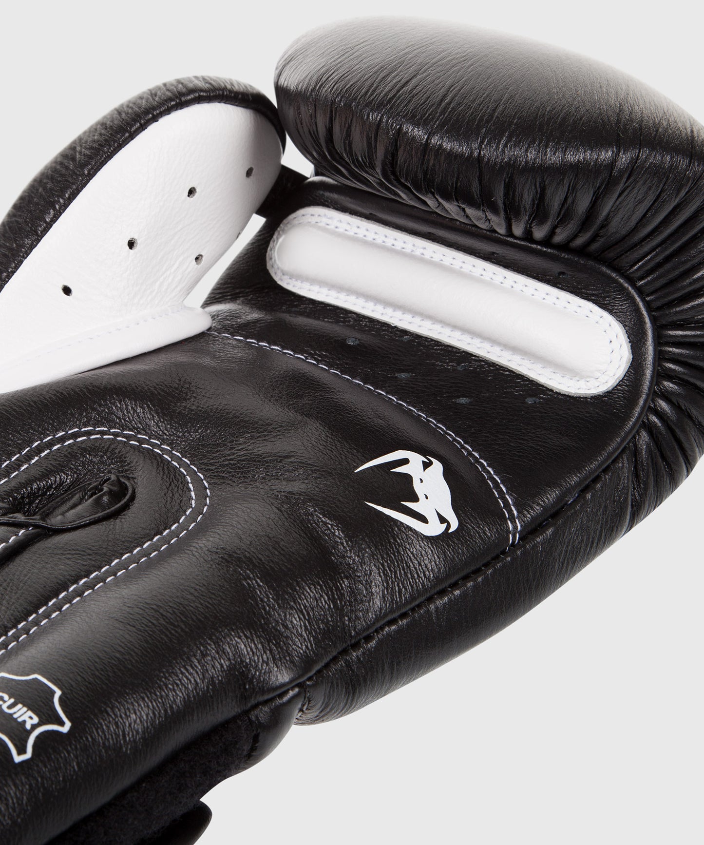 Venum Giant 3.0 Boxing Gloves - Nappa Leather