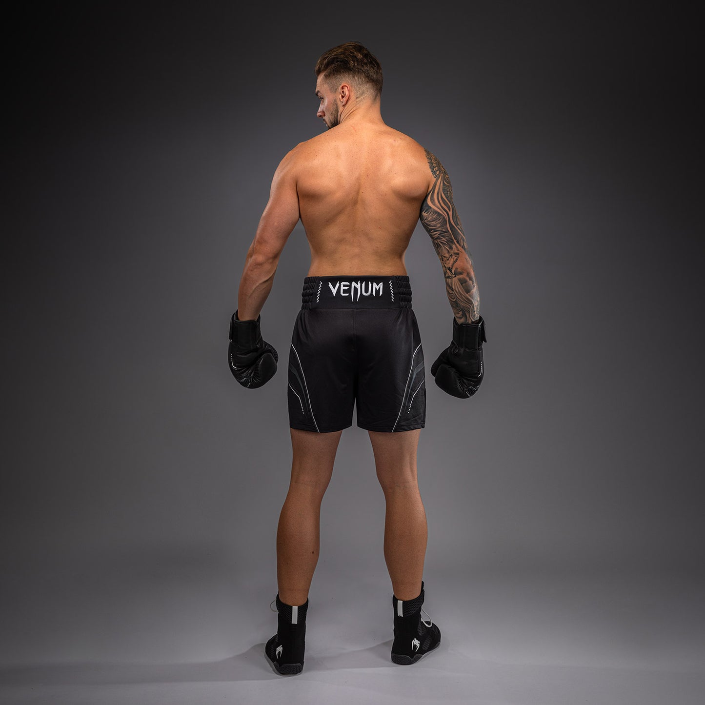 Venum Streamline Boxing Shorts - Black/White