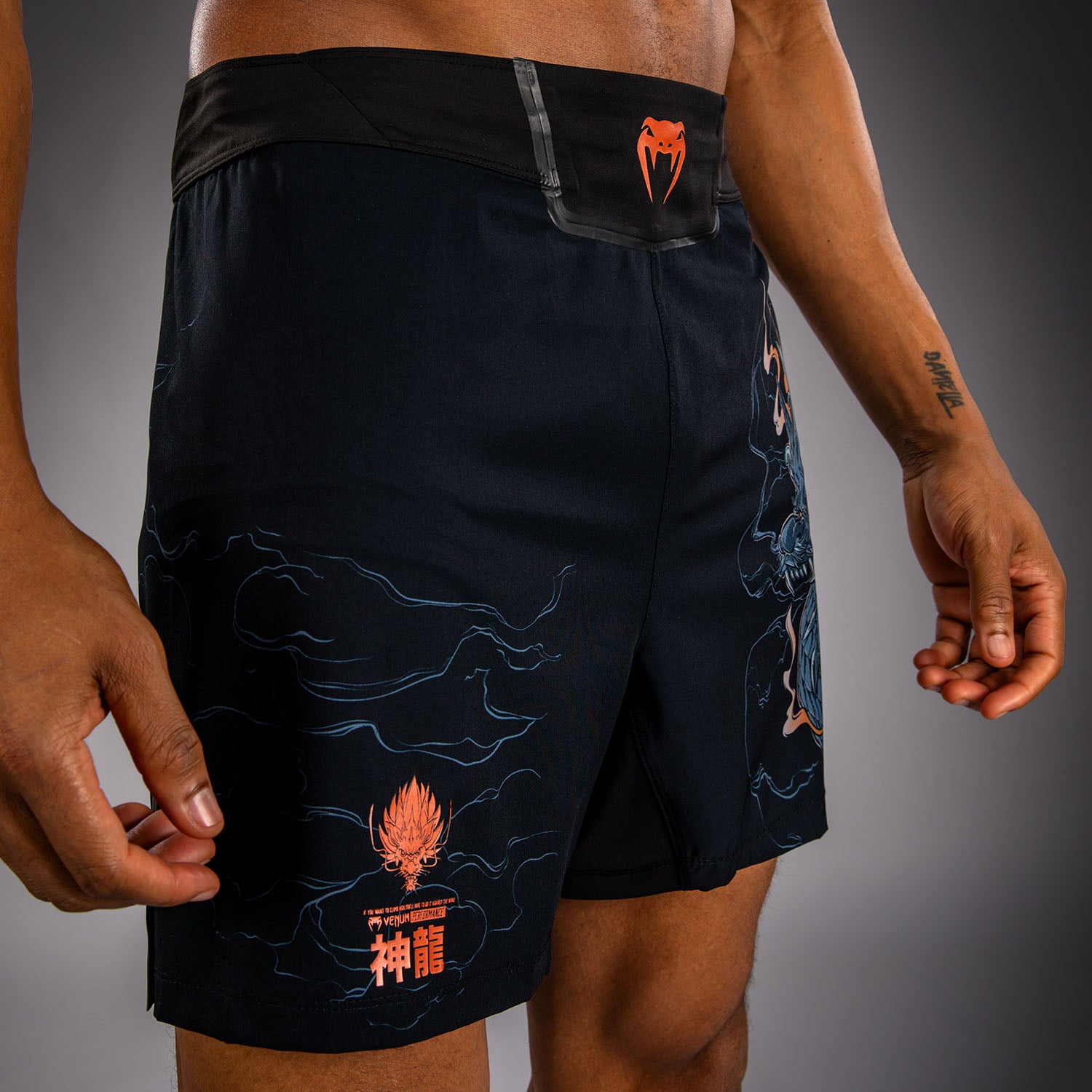 Venum Thunder Dragon Fightshorts - Black/Grey/Copper - Venum Asia