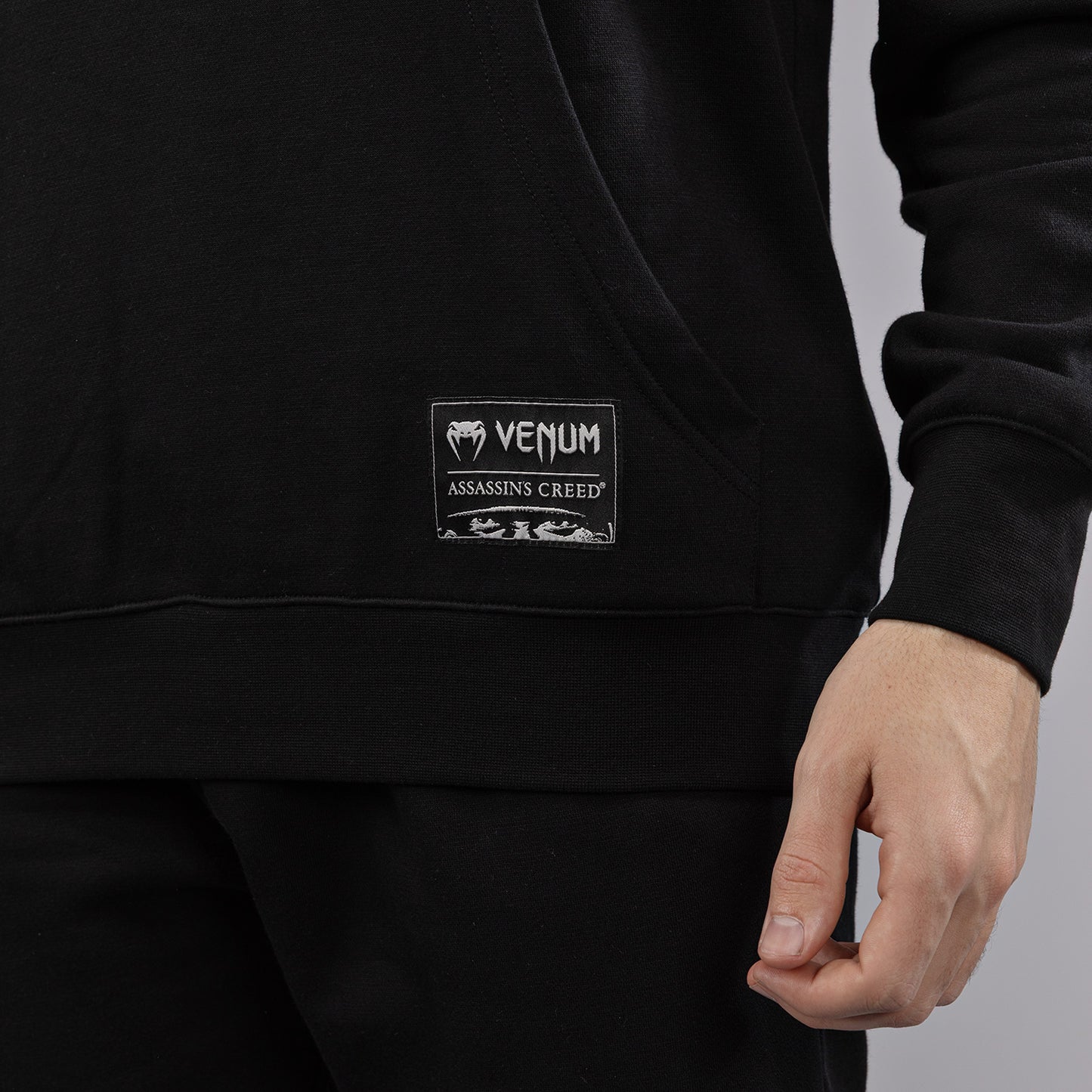 Venum x Assassin's Creed Shadows Hoodie - Black