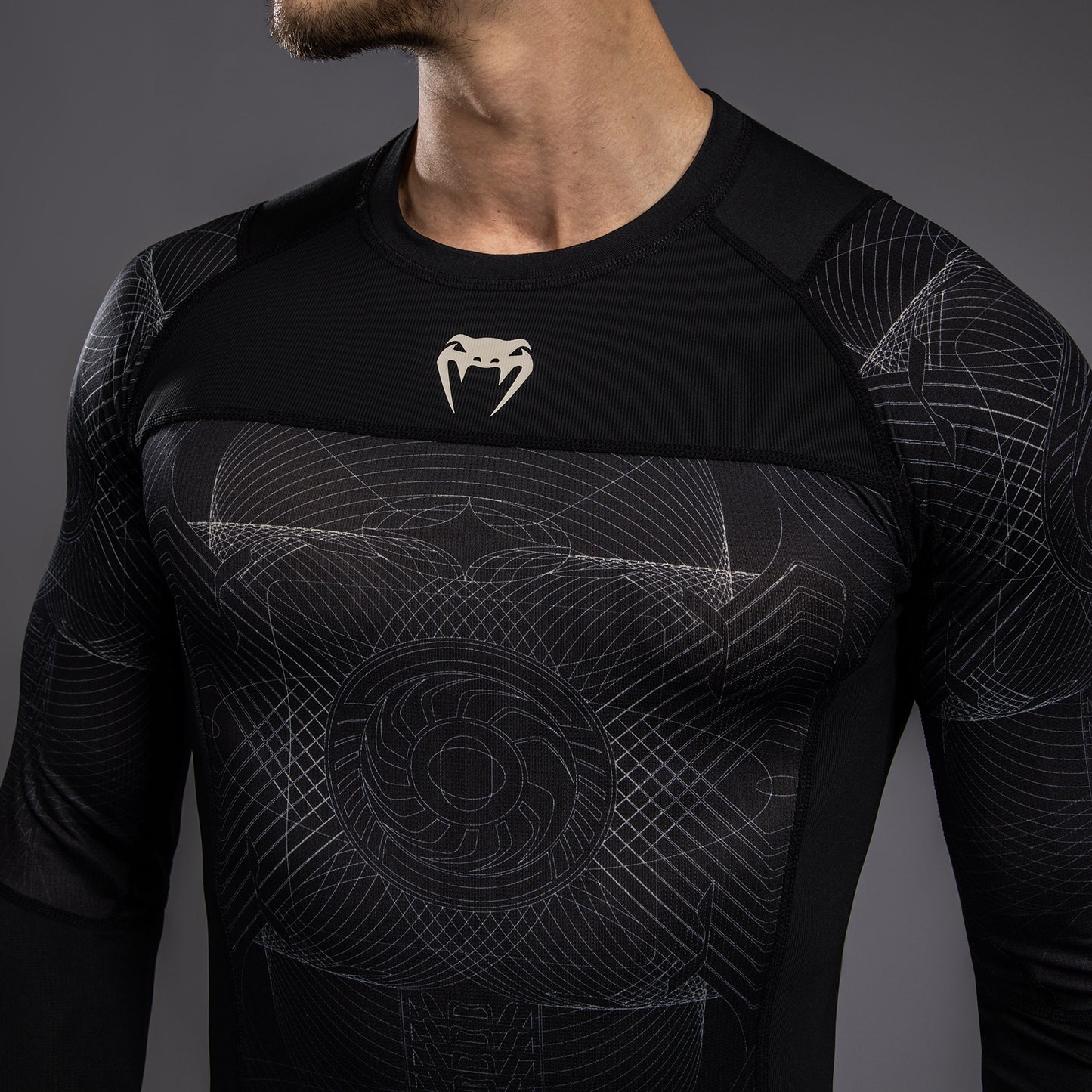 VENUM G-FIT AIR RASHGUARD LONGSLEEVE - SAND VENUM G-FIT AIR RASHGUARD LONGSLEEVE - SAND