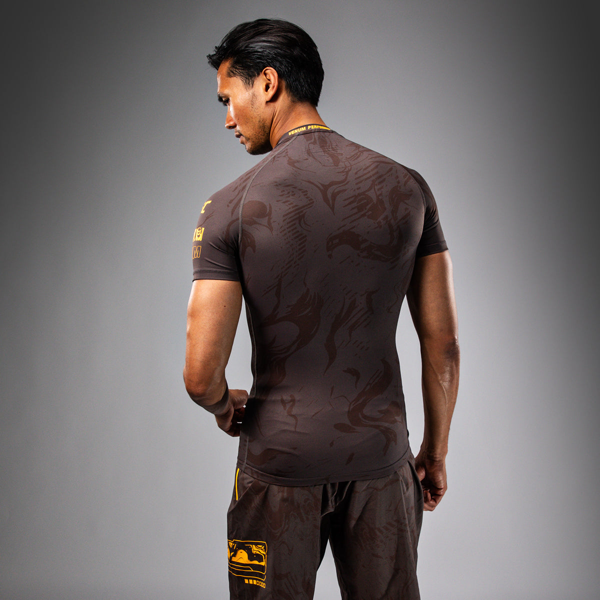 Shrt Week UFC Fusion by Venum Fight Week Menβs Performance Short Sleeve Rashguar ...