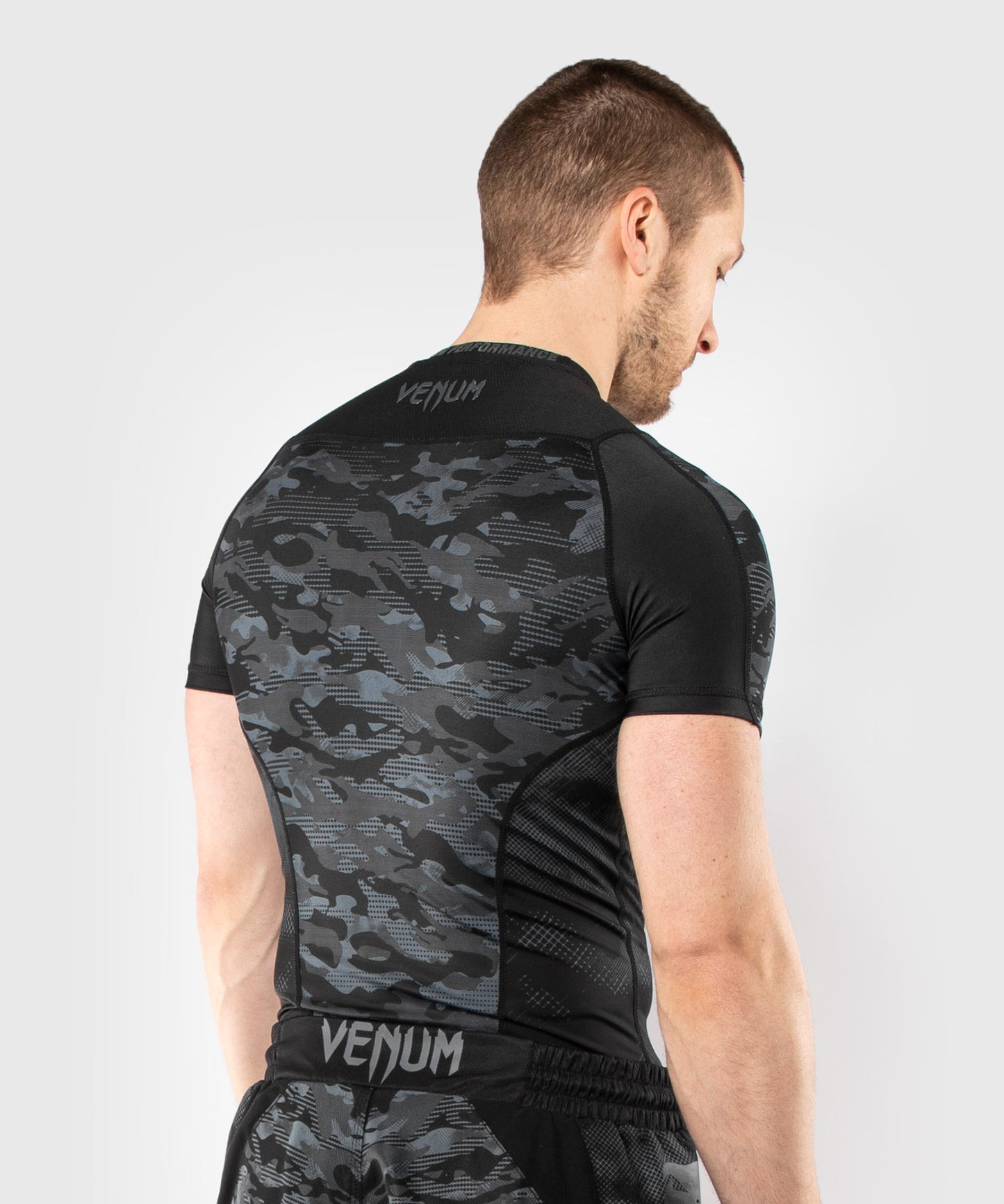 Venum Defender Short Sleeve Rashguard - Dark camo