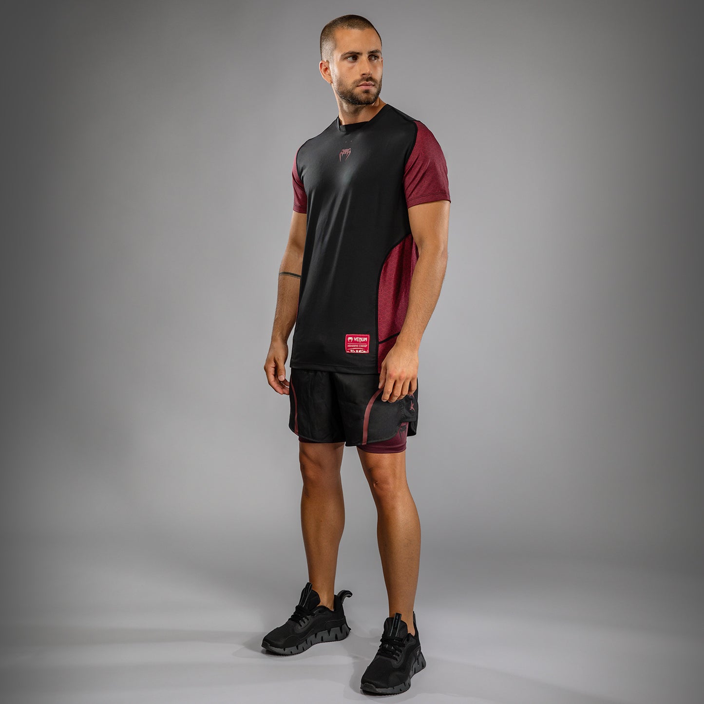 Venum x Assassin’s Creed Shadows Men’s Dry-Tech T-Shirt - Burgundy/Black