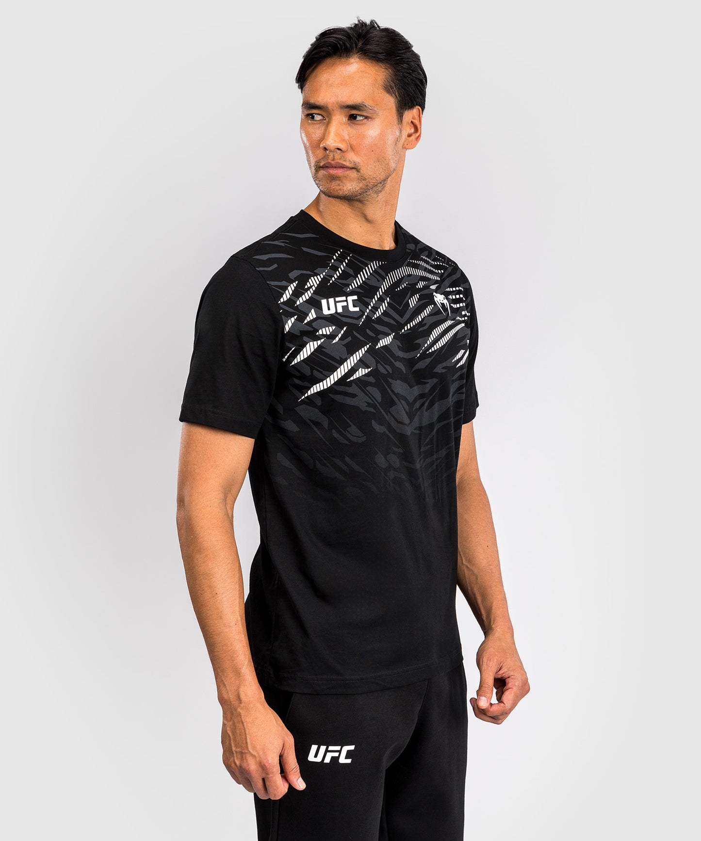 UFC Fusion by Venum Men’s Replica Short Sleeve T-Shirt - Black