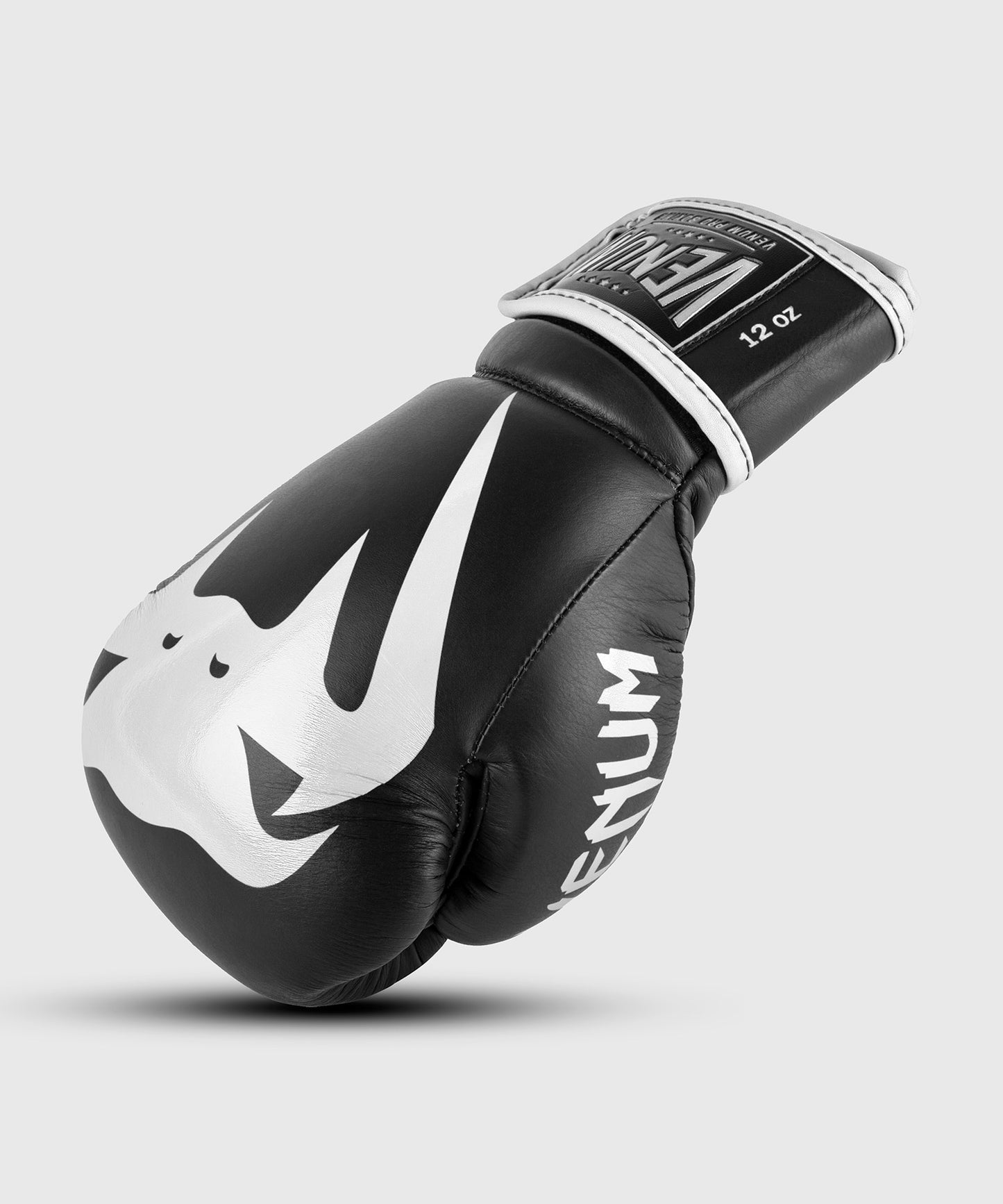 Venum Giant 2.0 Pro Boxing Gloves Velcro