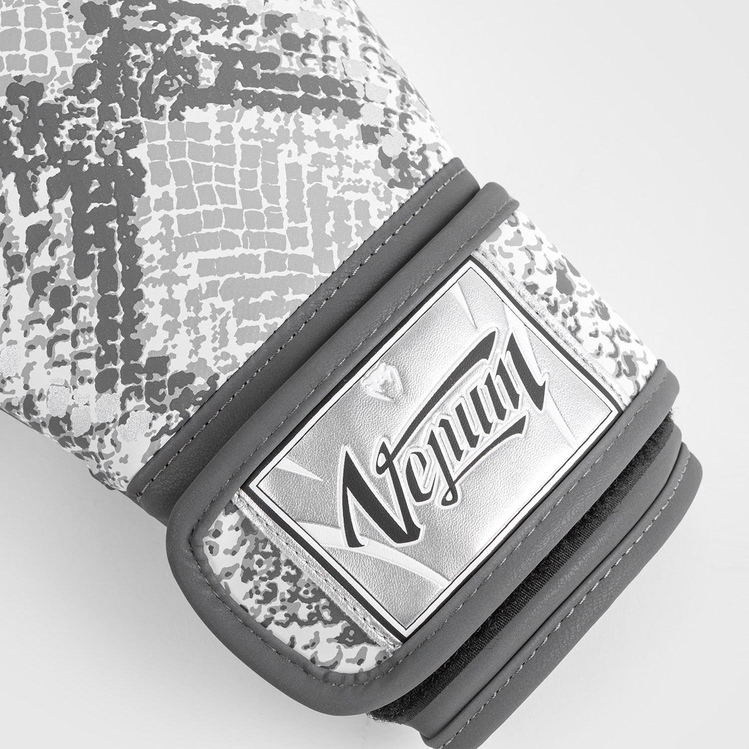 Venum Impact White Snake Boxing Gloves - White - Venum Asia