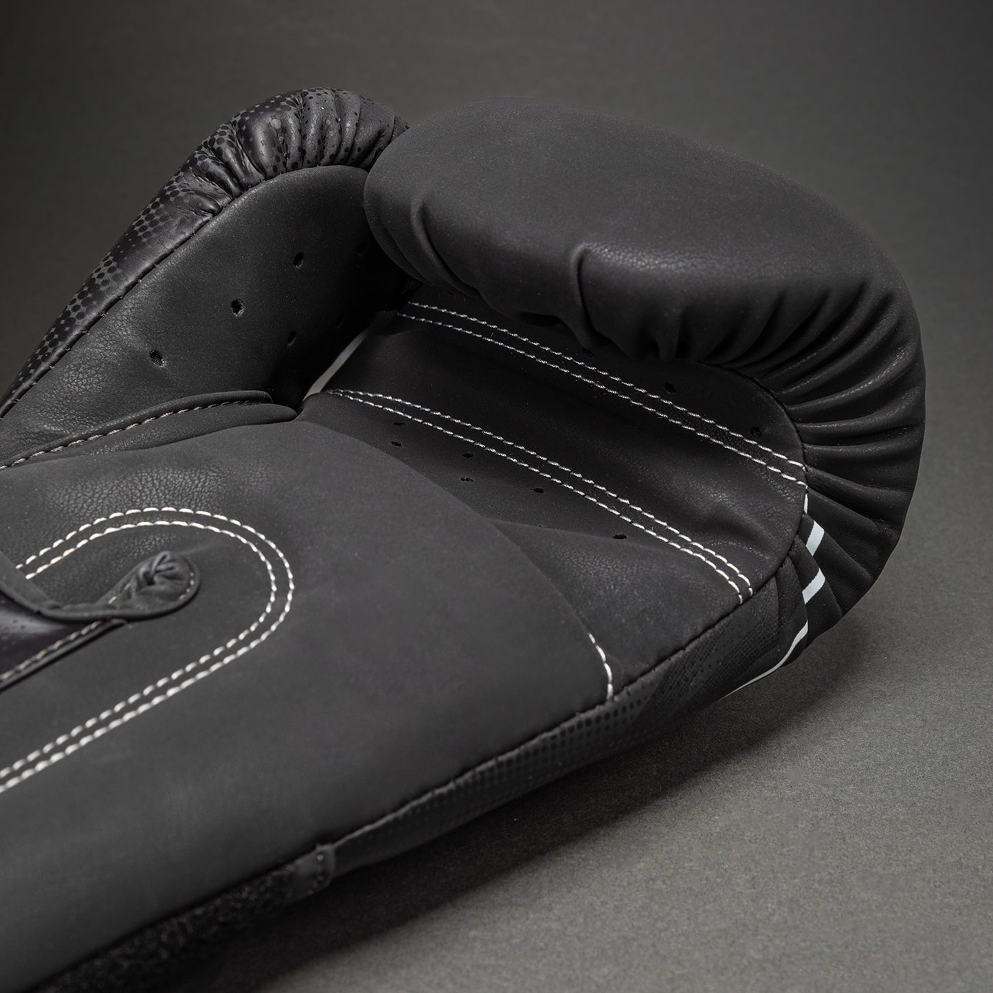 Venum Stealth Boxing Gloves - Black/White