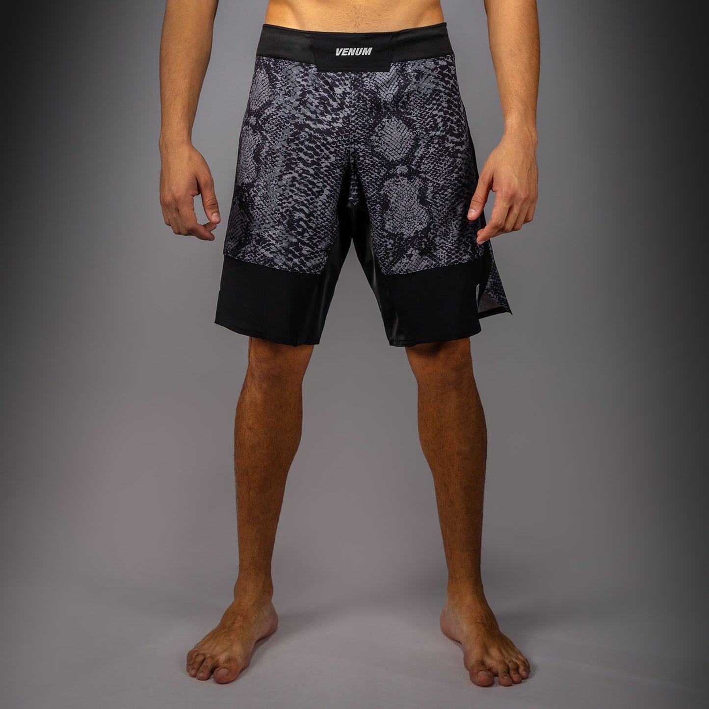 Venum G-Fit Scales Fightshorts - Black/ Charcoal Grey
