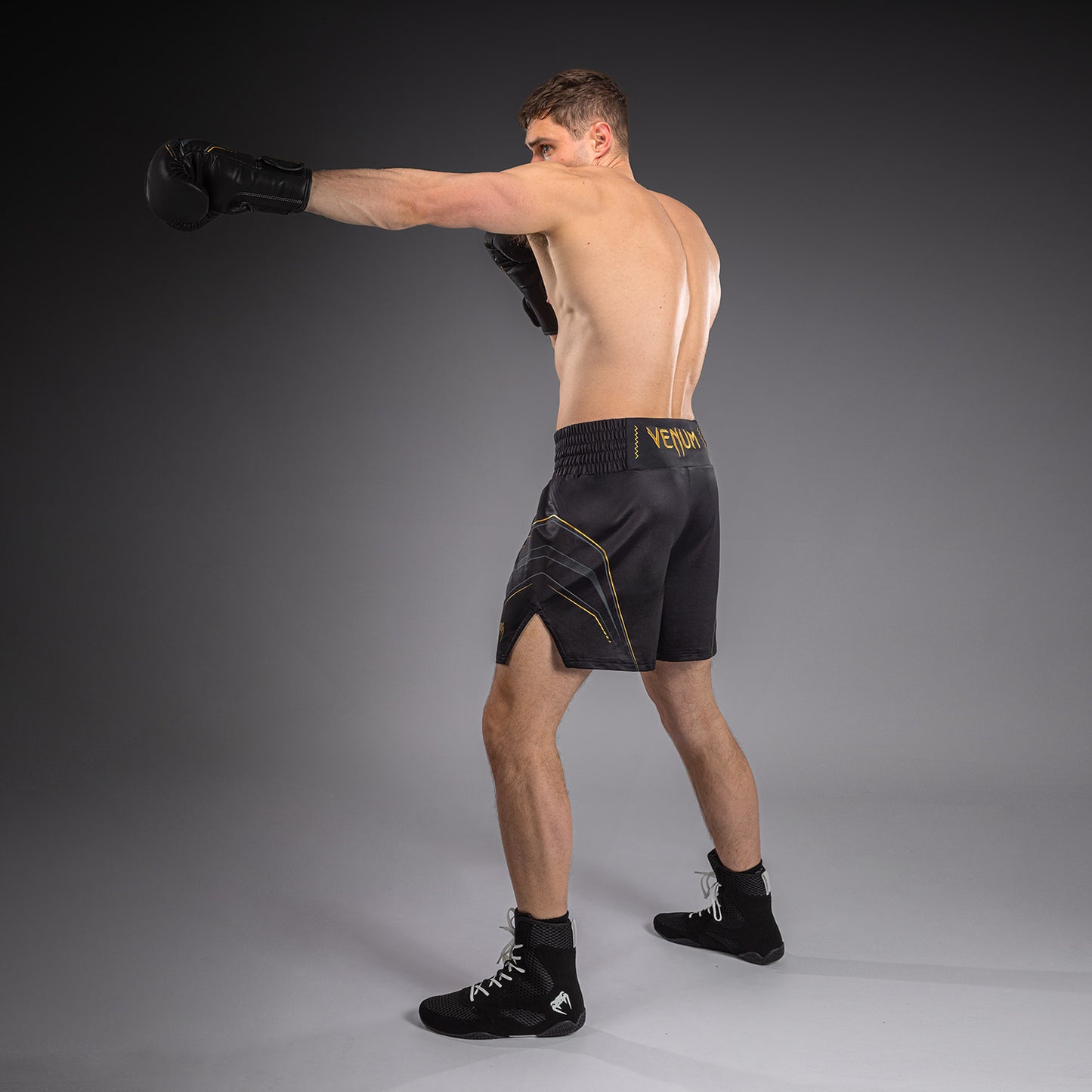 Venum Streamline Boxing Shorts - Black/Gold