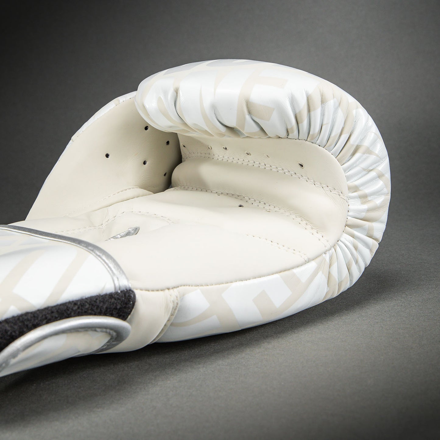 Venum Contender 1.5XT Boxing Gloves - Light Beige/White Cream