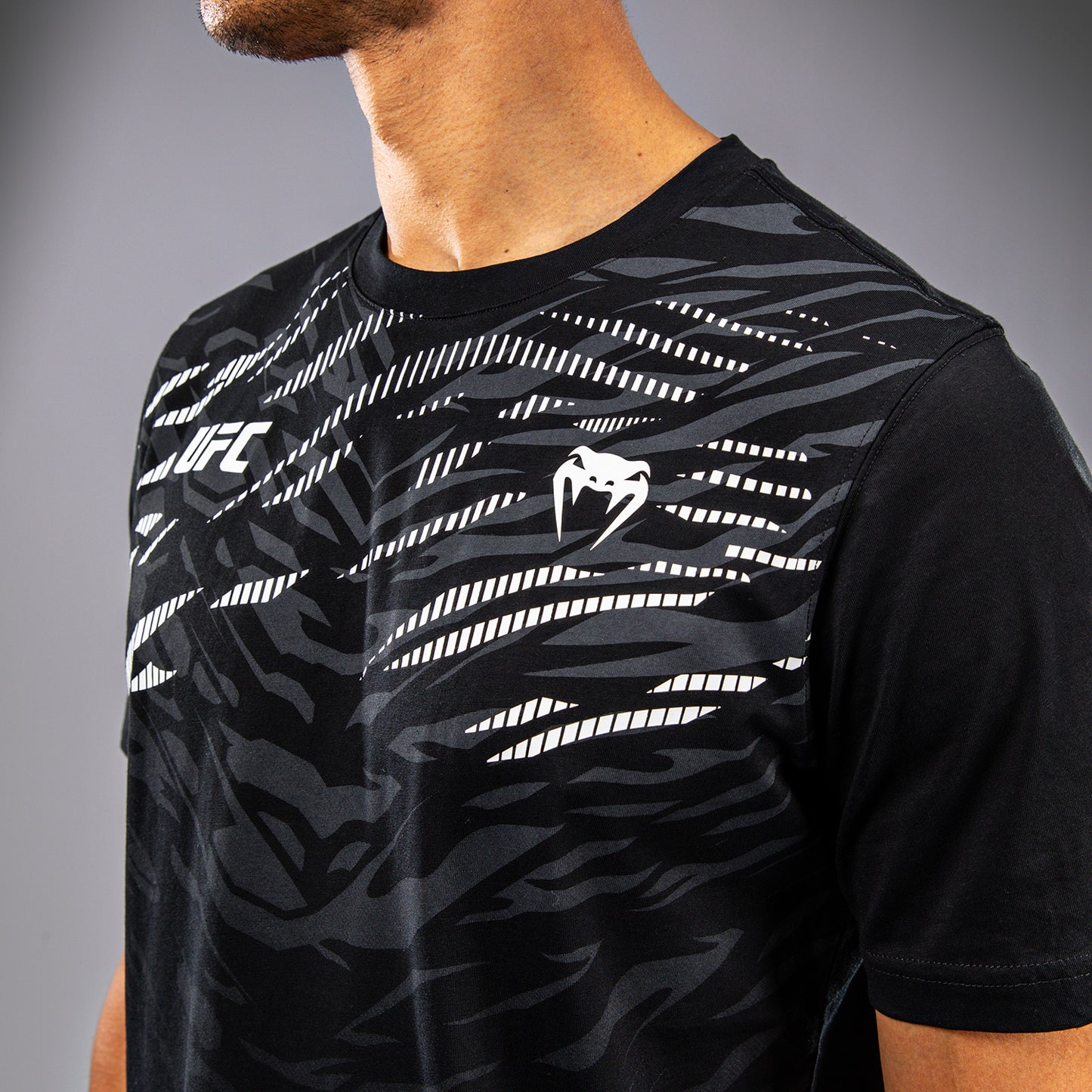 UFC Fusion by Venum Men’s Replica Short Sleeve T-Shirt - Black