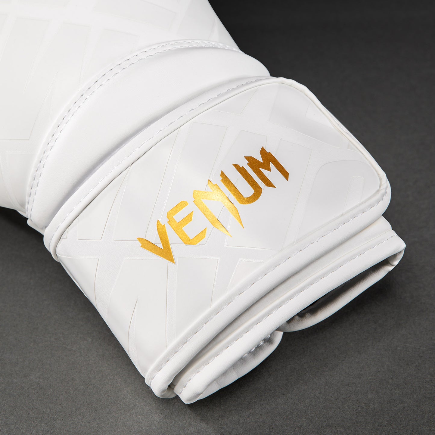 Venum Contender 1.5 XT 3D Boxing Gloves White/ Gold
