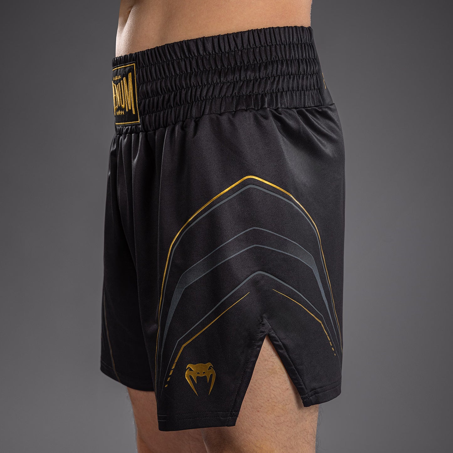 Venum Streamline Boxing Shorts - Black/Gold