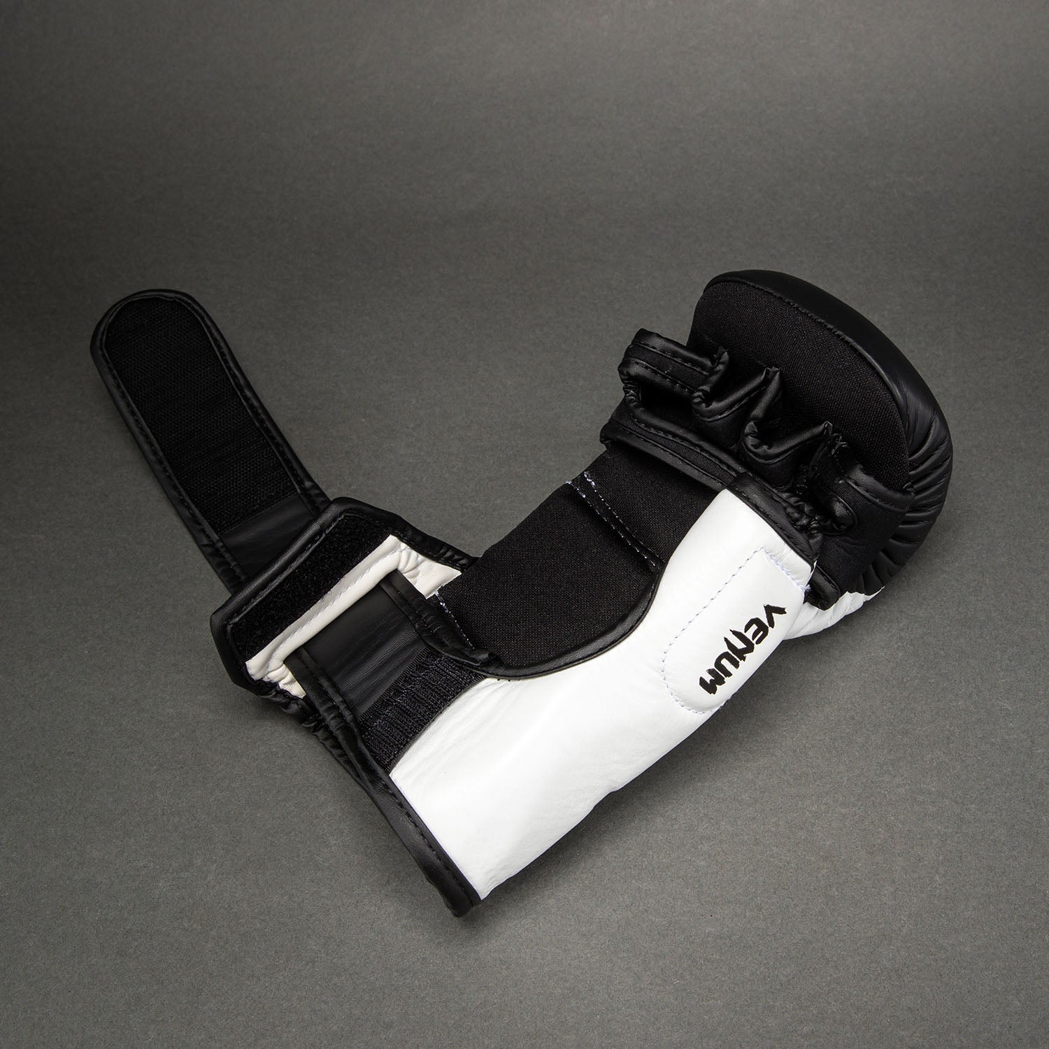 Venum Attack 2.0 Sparring Gloves Leather - Black/White - Venum Asia