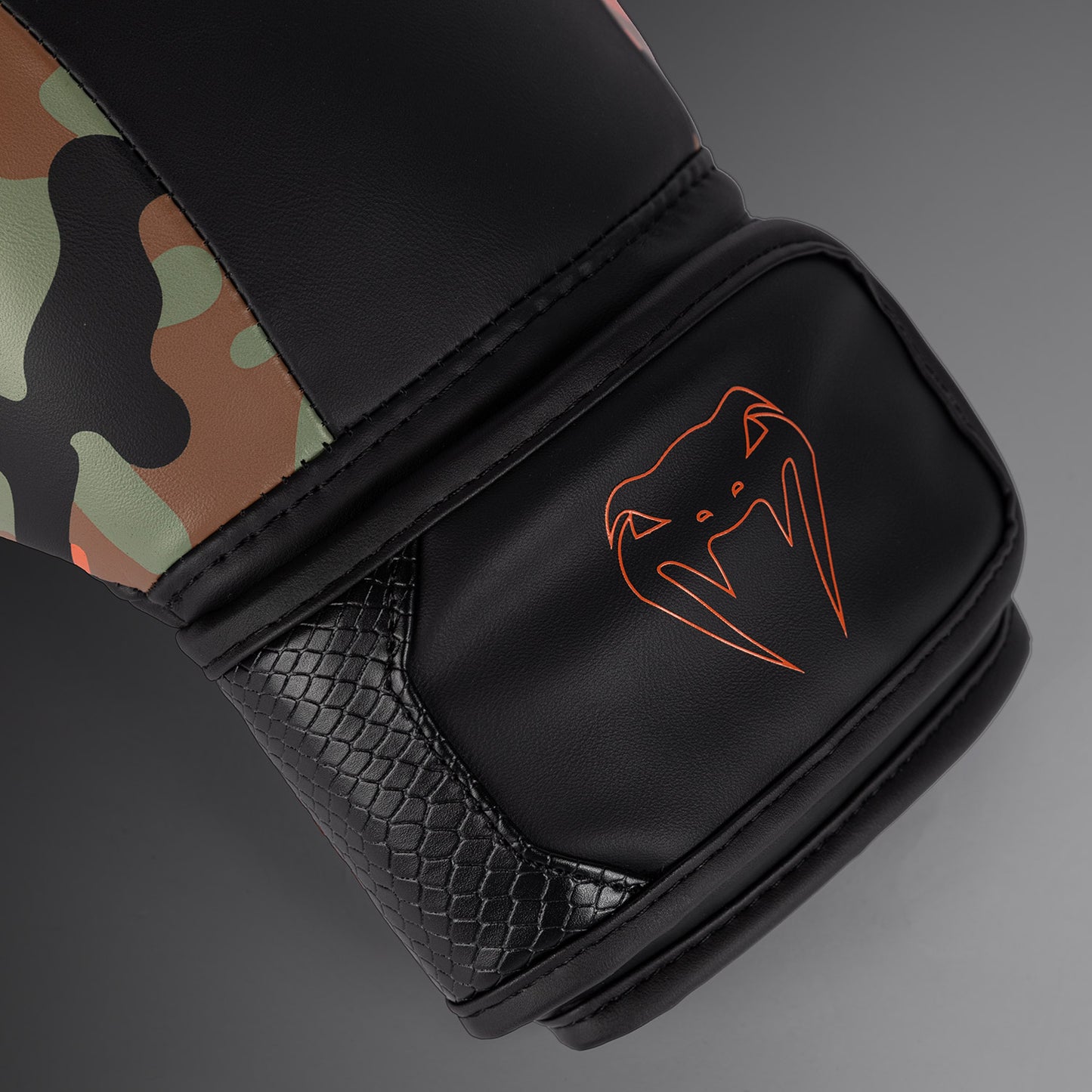 Venum Jungle Ops Boxing Gloves - Canyon Camo