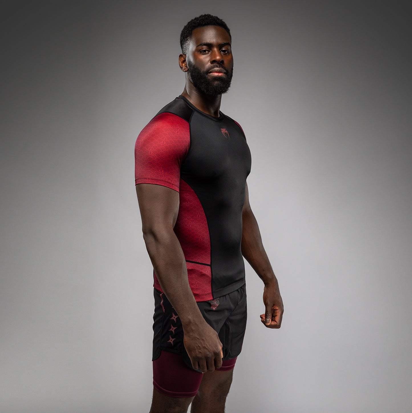Venum x Assassin’s Creed Shadows Men’s Short Sleeve Rashguard - Burgundy/Black