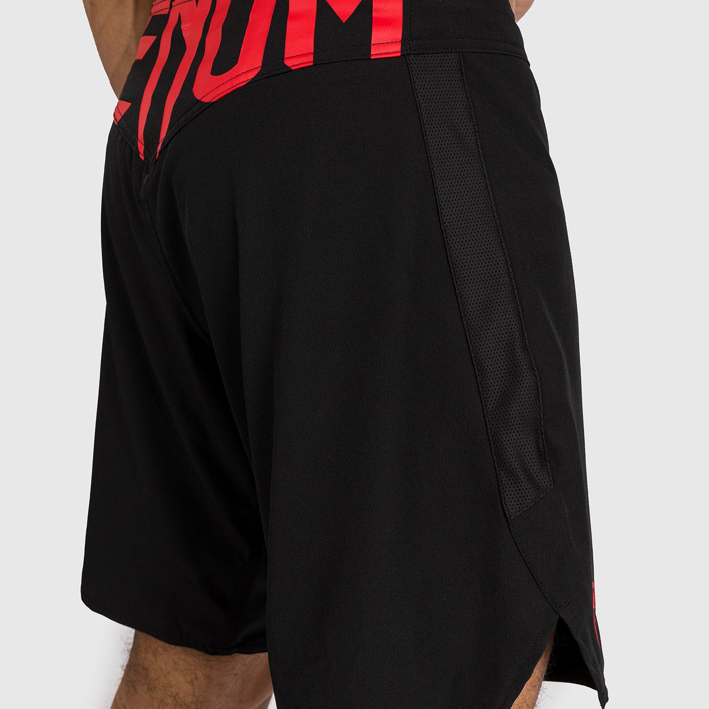 Venum Light 5.0 Fighshorts - Black/Red