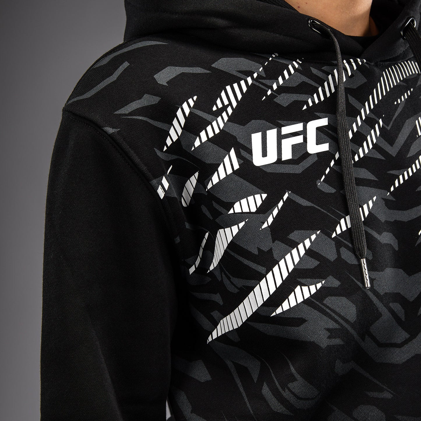 UFC Fusion by Venum Women’s Replica Pullover Hoodie - Black