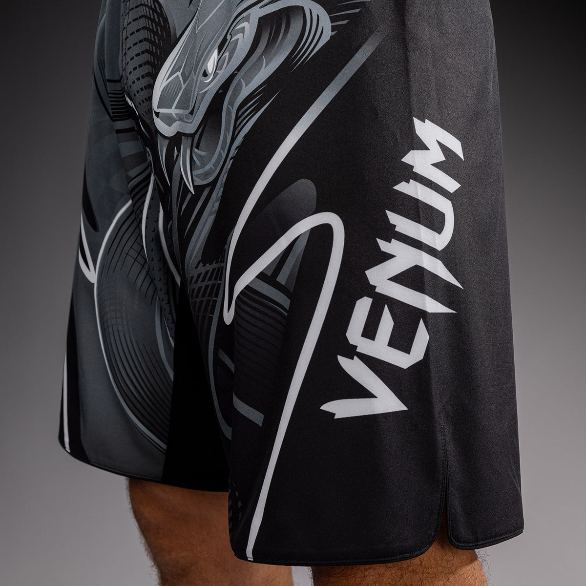 Venum Crimson Viper 2.0 Fightshorts - Black/Grey